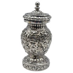 Molinillo de pimienta de plata del renacimiento francés con mecanismo Peugeot, hacia 1900