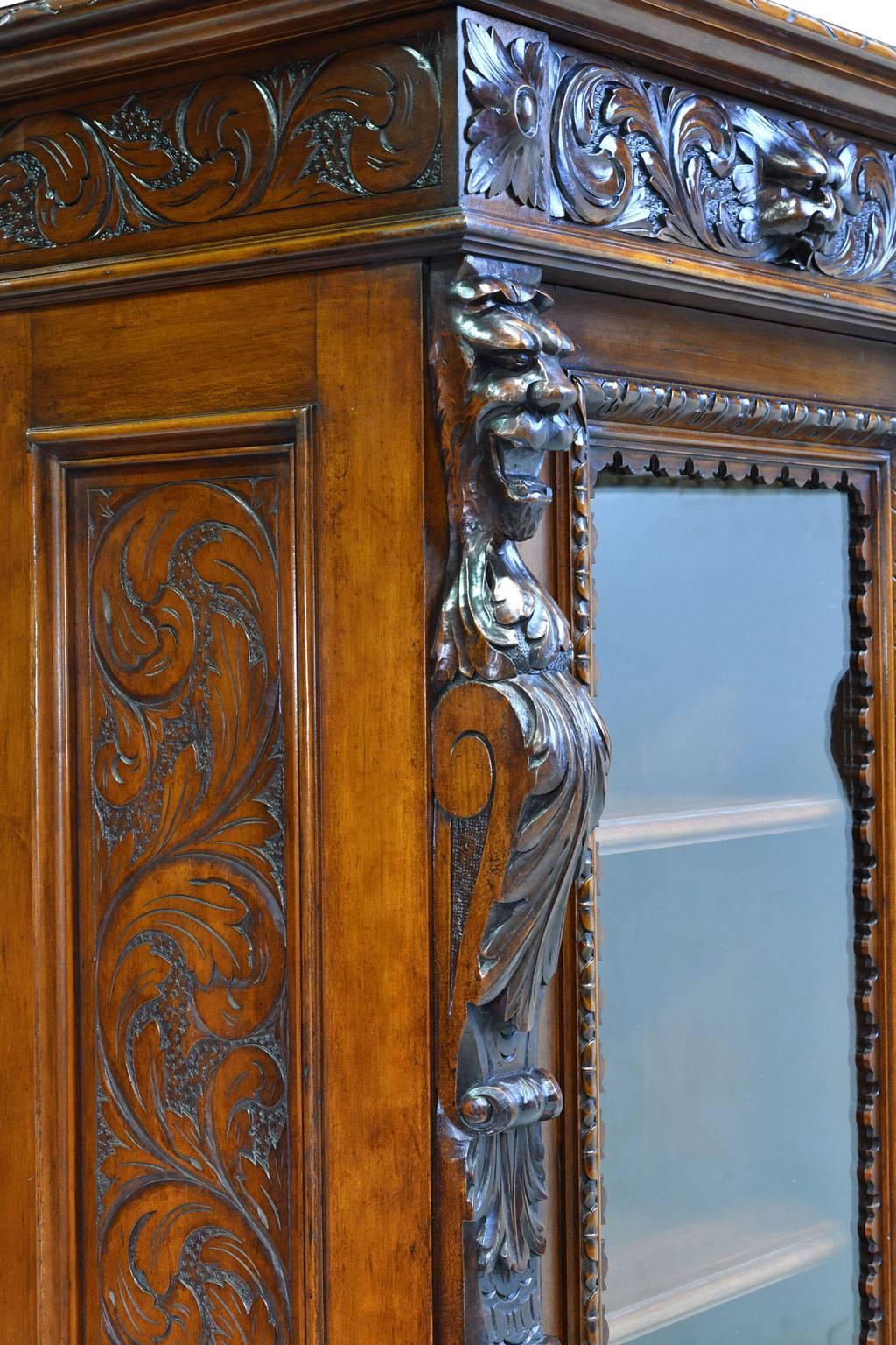 French Renaissance-Style Bookcase in Walnut with Original Glass, circa 1900 3