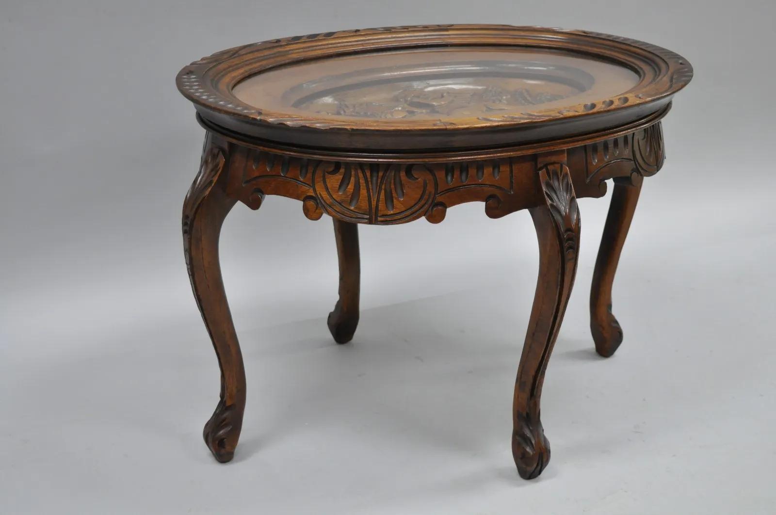 Mesa de centro con bandeja y tapa de cristal de estilo renacentista francés con ángeles querubines tallados siglo XIX en venta