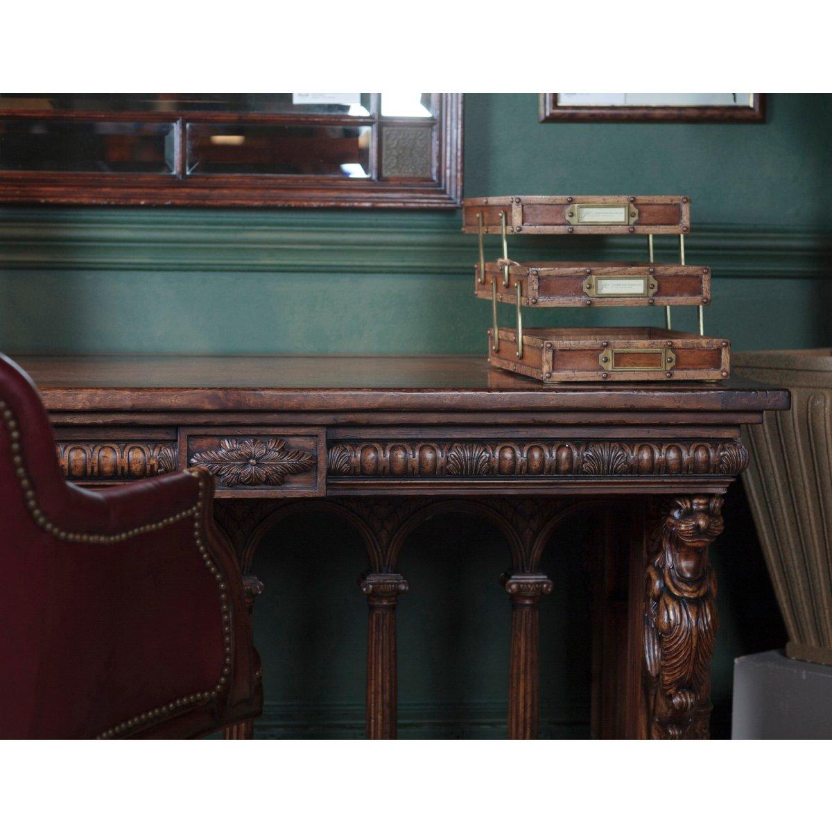 Noyer Table de bibliothèque de style French Renaissance en vente