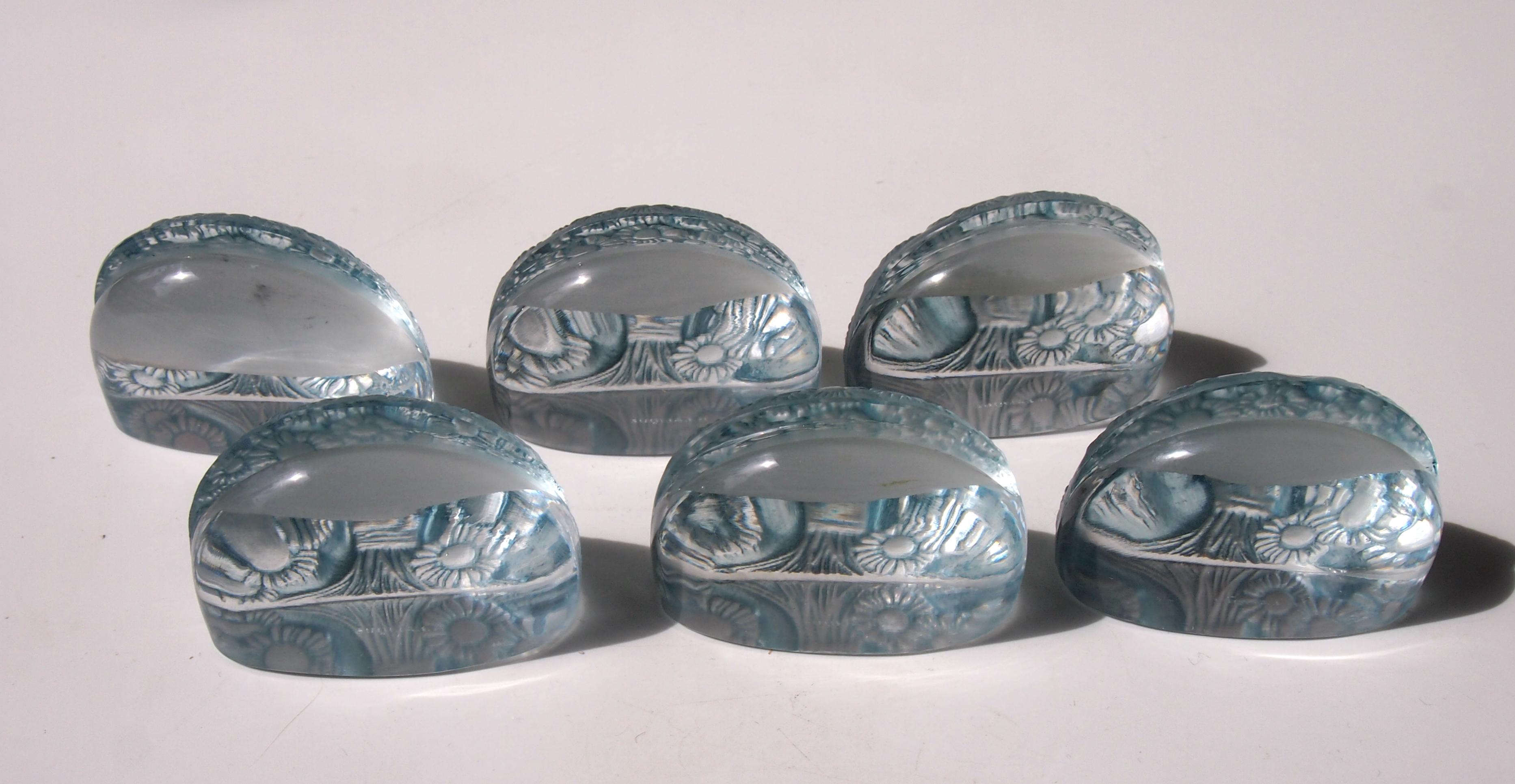 Early 20th Century French Rene Lalique Art Deco Box Set, Blue Stain Marguerites Menu Holders, 1924 For Sale