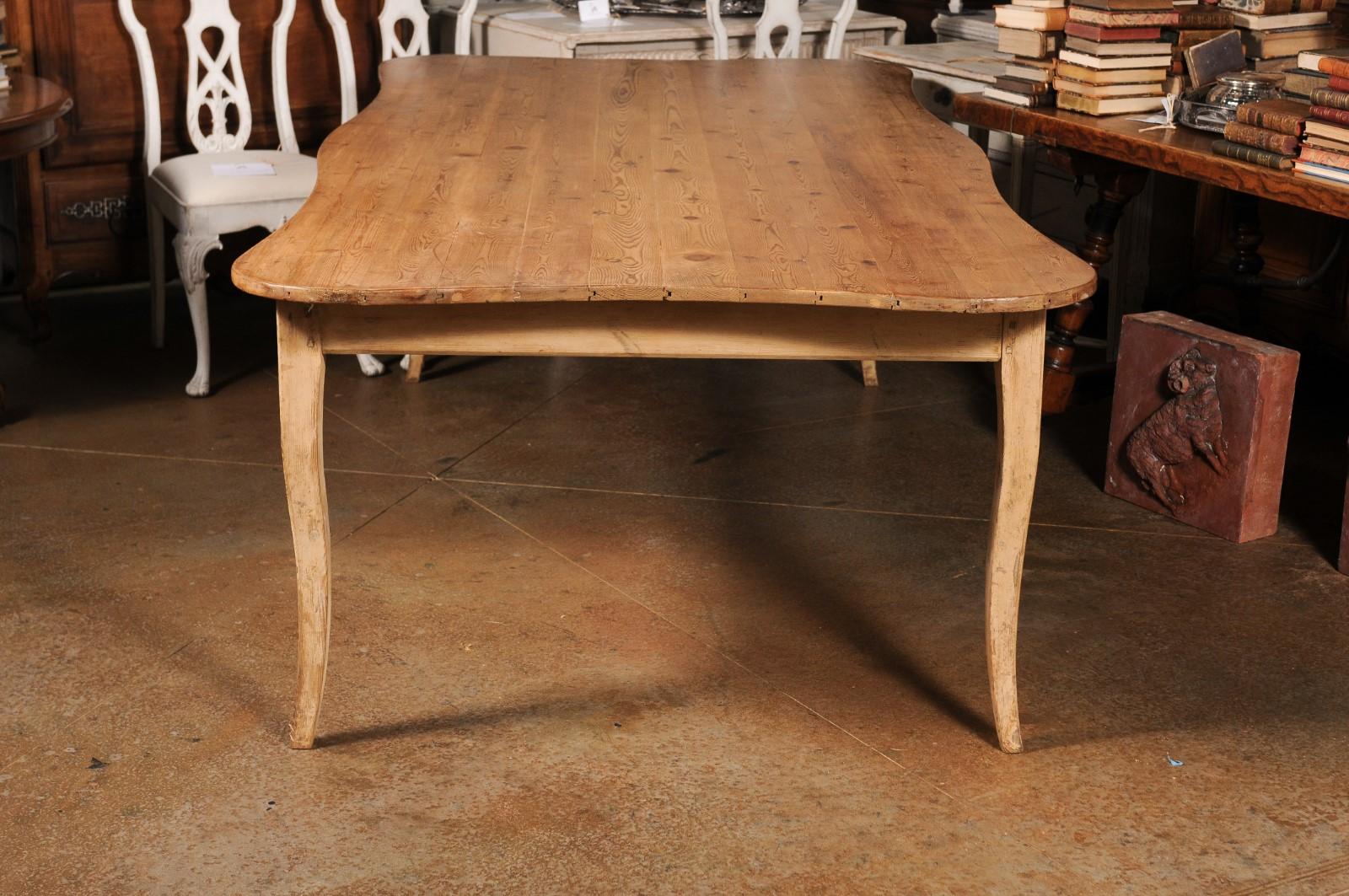 French Restauration 1820s Fir Wood Distressed Farm Table with Serpentine Top 9
