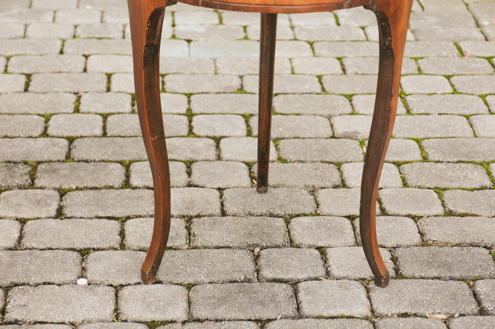 French Restauration 1820s Walnut Circular Side Table with Radiating Veneer 9