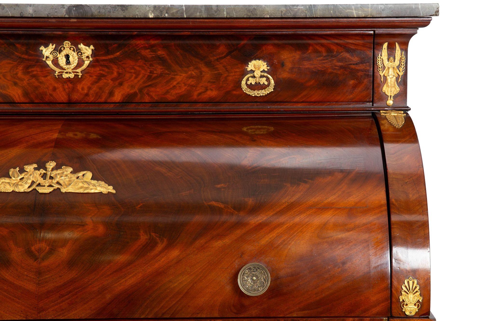 French Restauration Antique Mahogany Cylinder Roll-Top Desk circa 1830 For Sale 1