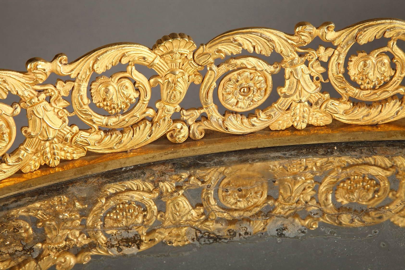 French Restauration Centerpiece in Gilded Bronze For Sale 3