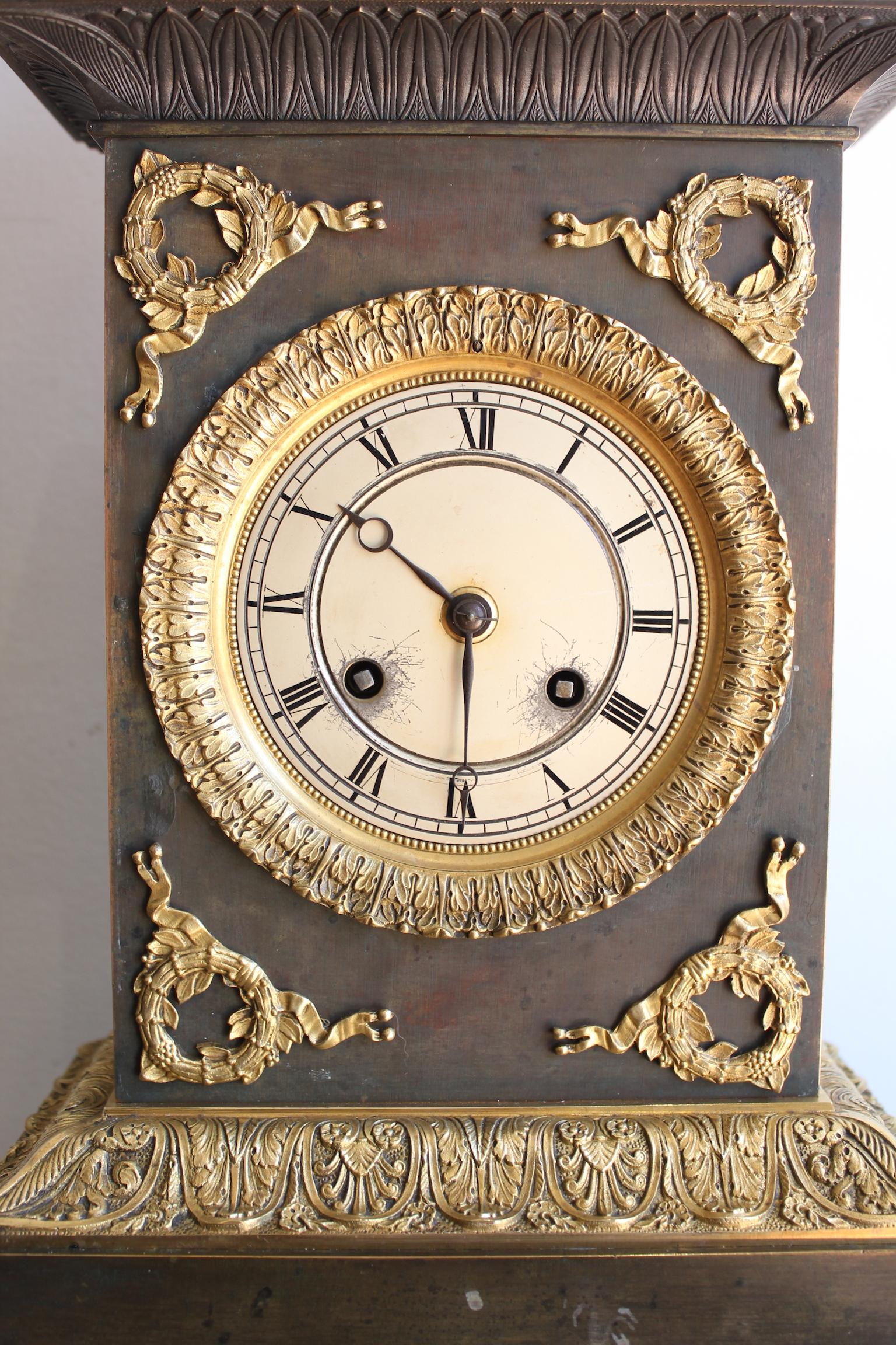 French Restauration Clock Decorated with Homer For Sale 3