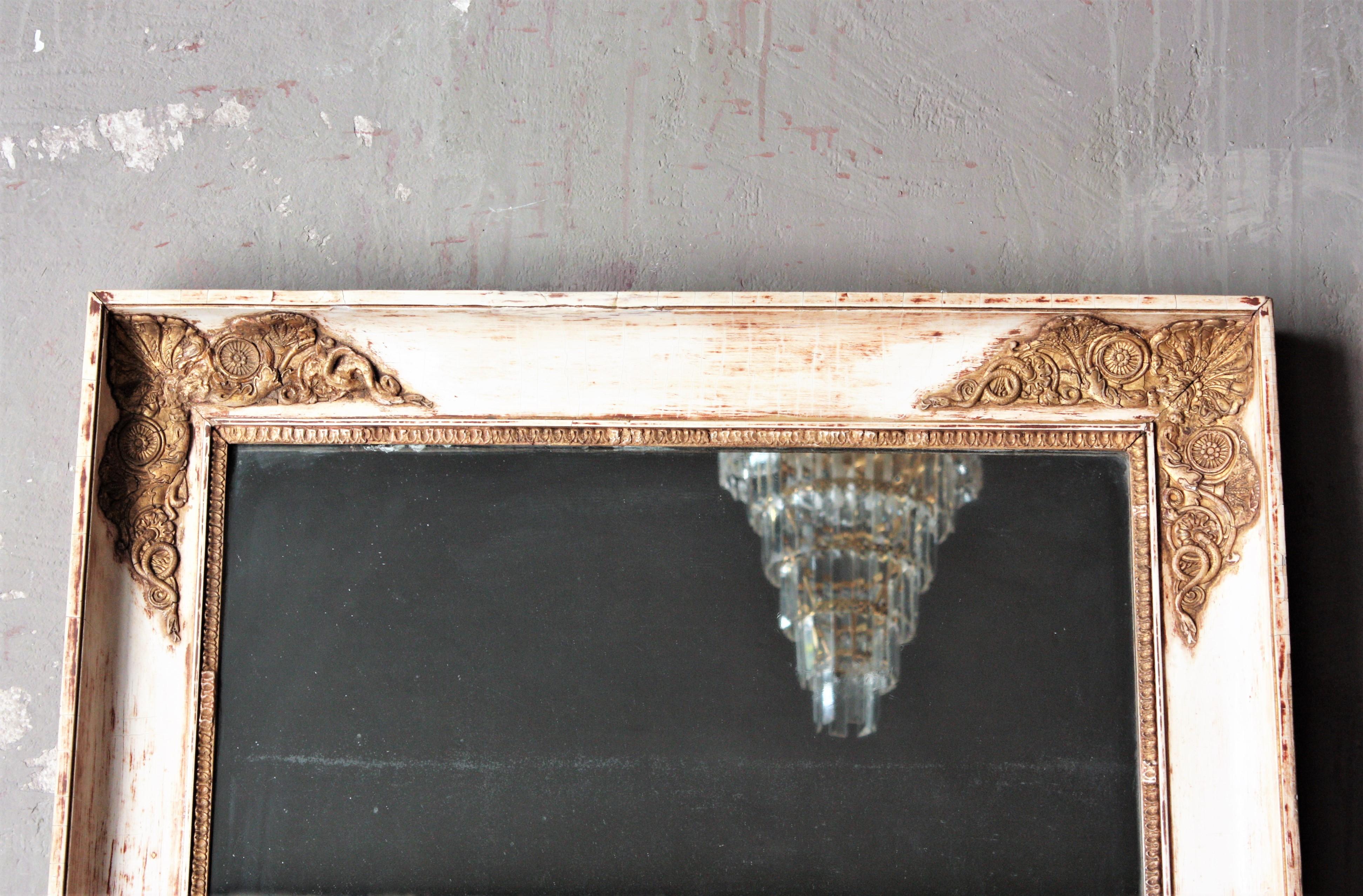 French Restauration Parcel Gilt Rectangular Wall Mirror In Good Condition For Sale In Barcelona, ES