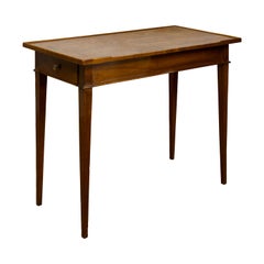 Table d'appoint d'époque de la restauration française des années 1820 avec plateau en cuir et tiroir ultérieur