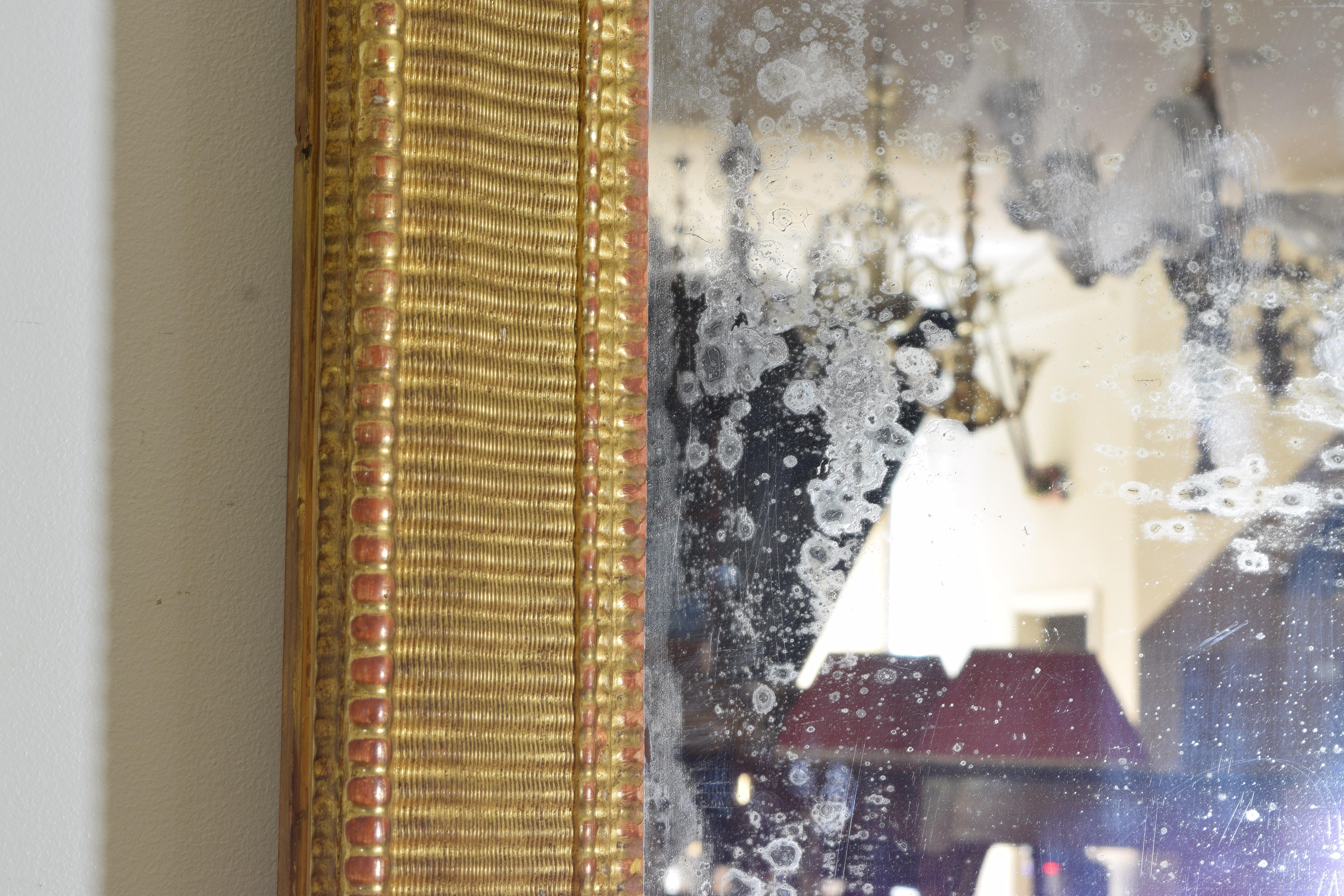Gesso Miroir sculpté et doré de la période de la restauration française, grandes proportions, vers1820 en vente