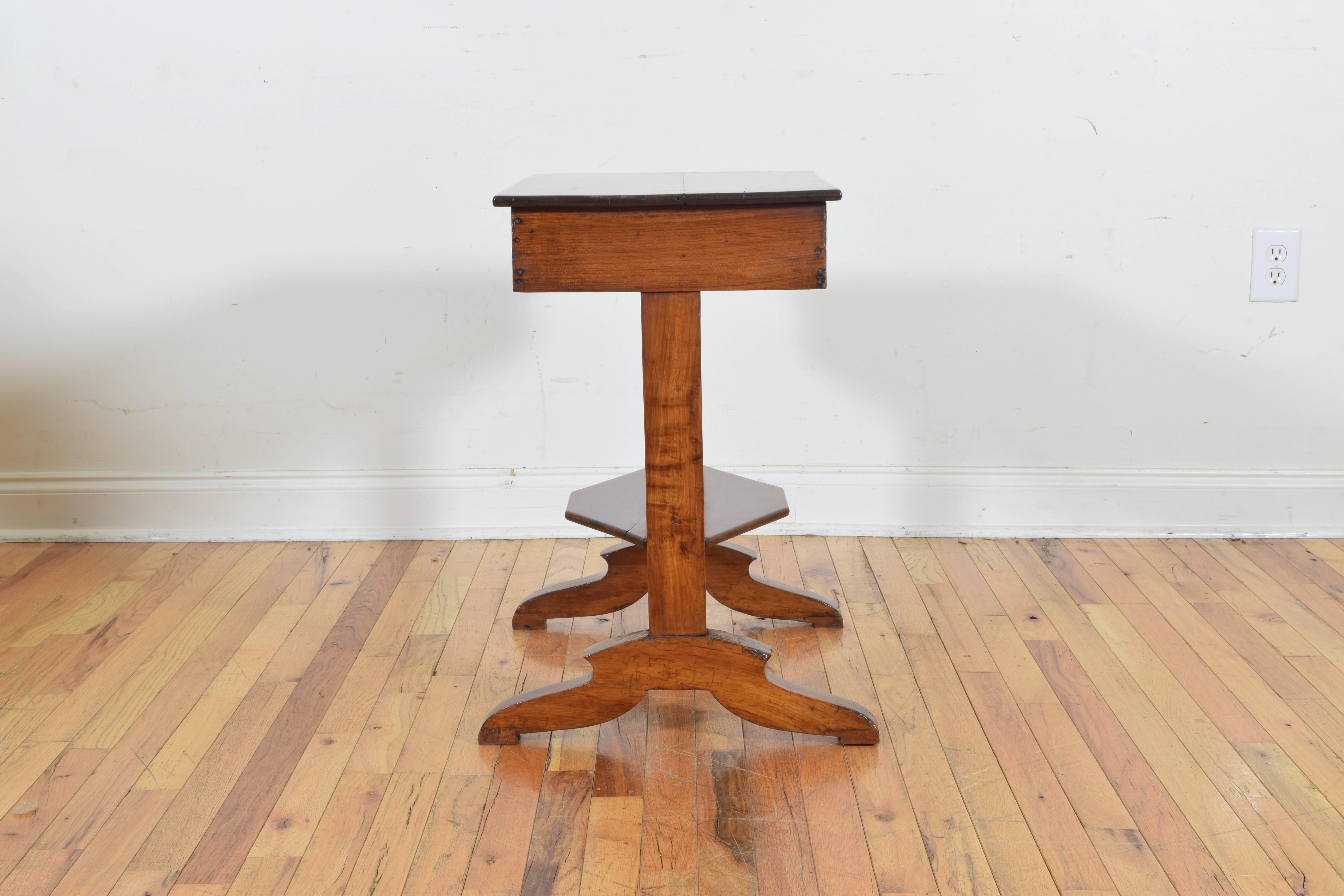 French Restauration Period Cherrywood One-Drawer Side Table, circa 1810-1820 In Excellent Condition In Atlanta, GA