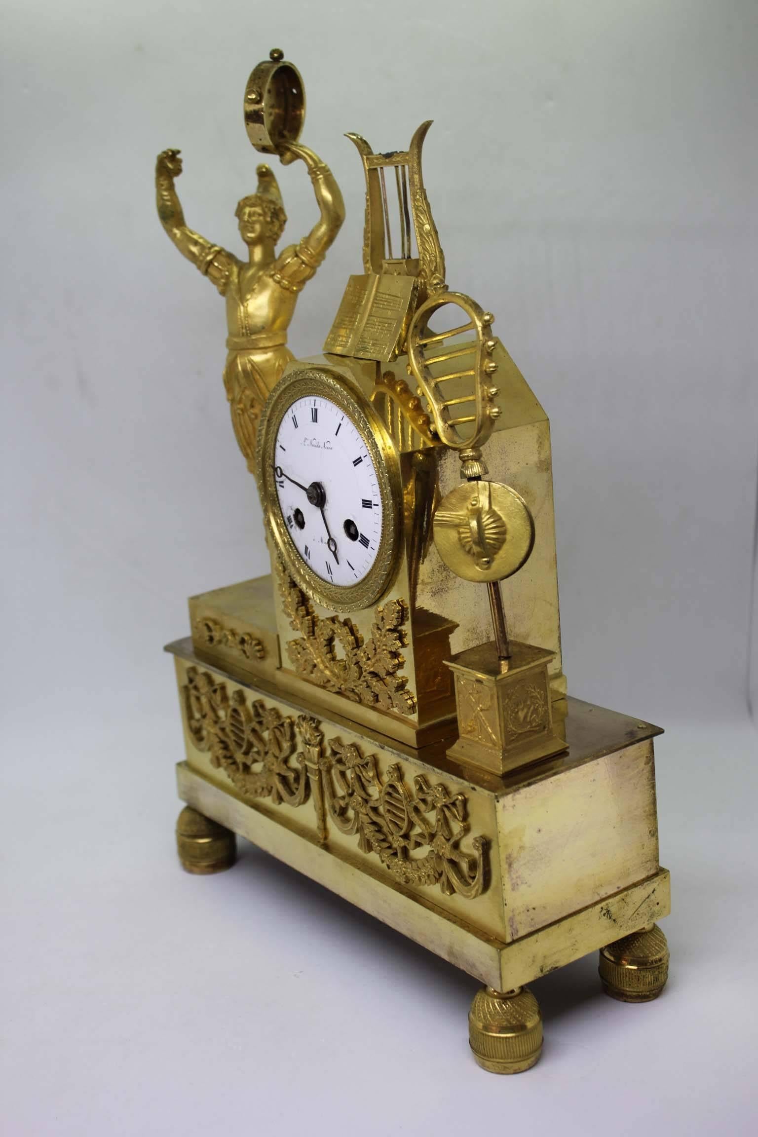 French Restauration Period Gilt Bronze Clock In Good Condition For Sale In Marseille, FR