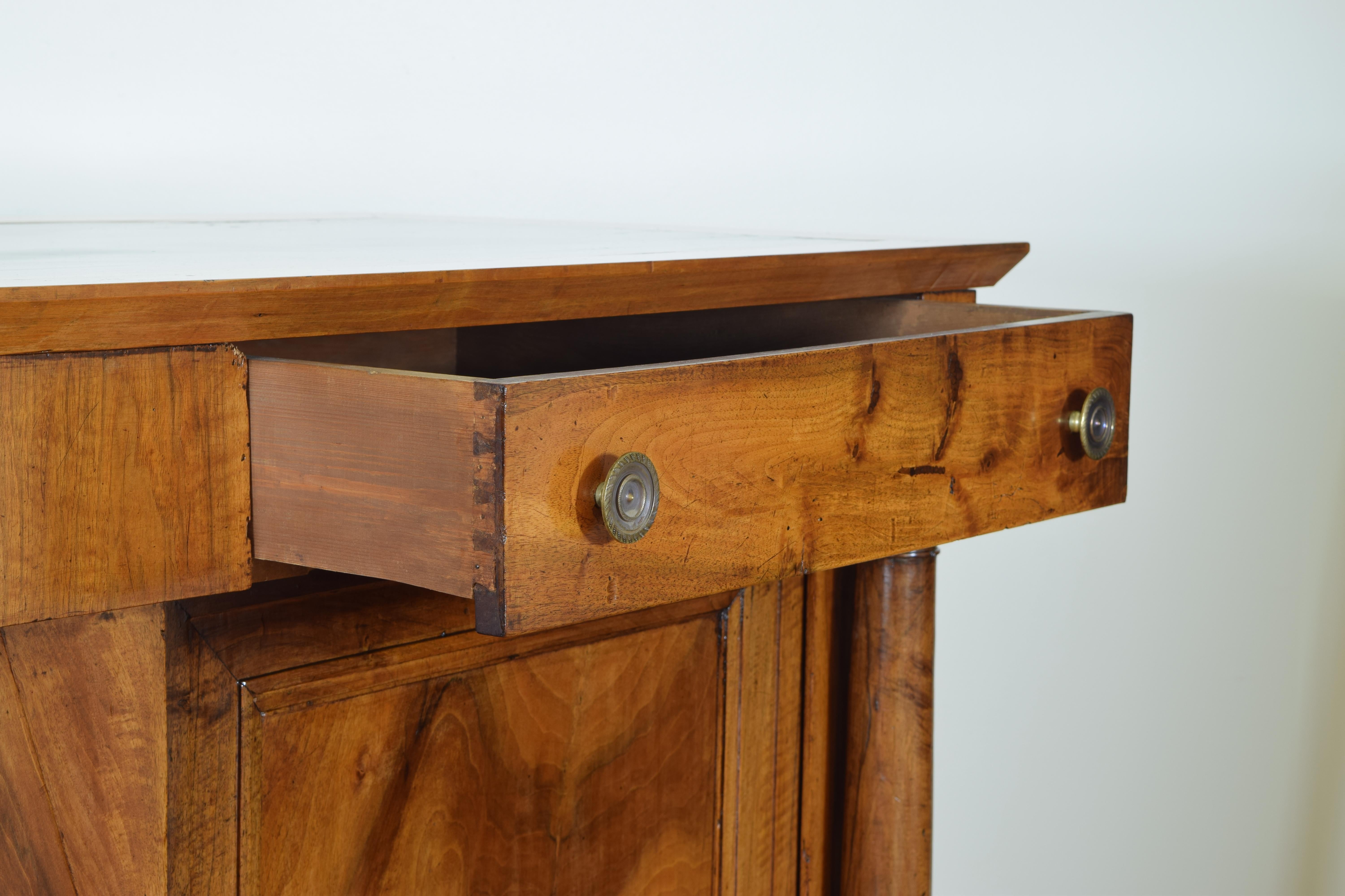 French Restauration Period Large Light Walnut Buffet, circa 1825 2