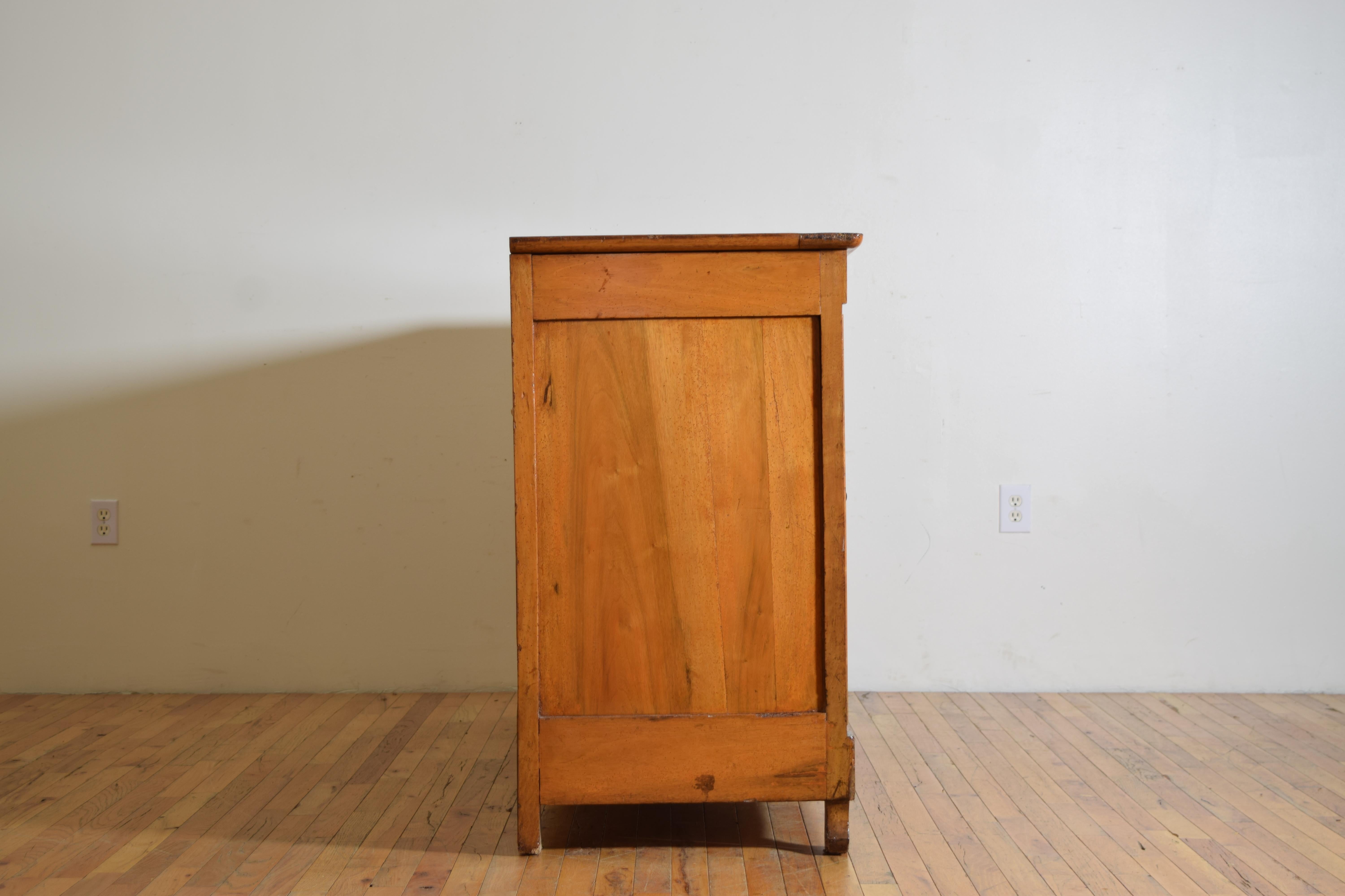 Début du XIXe siècle Enfilade en noyer clair d'époque Restauration, 3-pièces, 1er quart 19e s.
