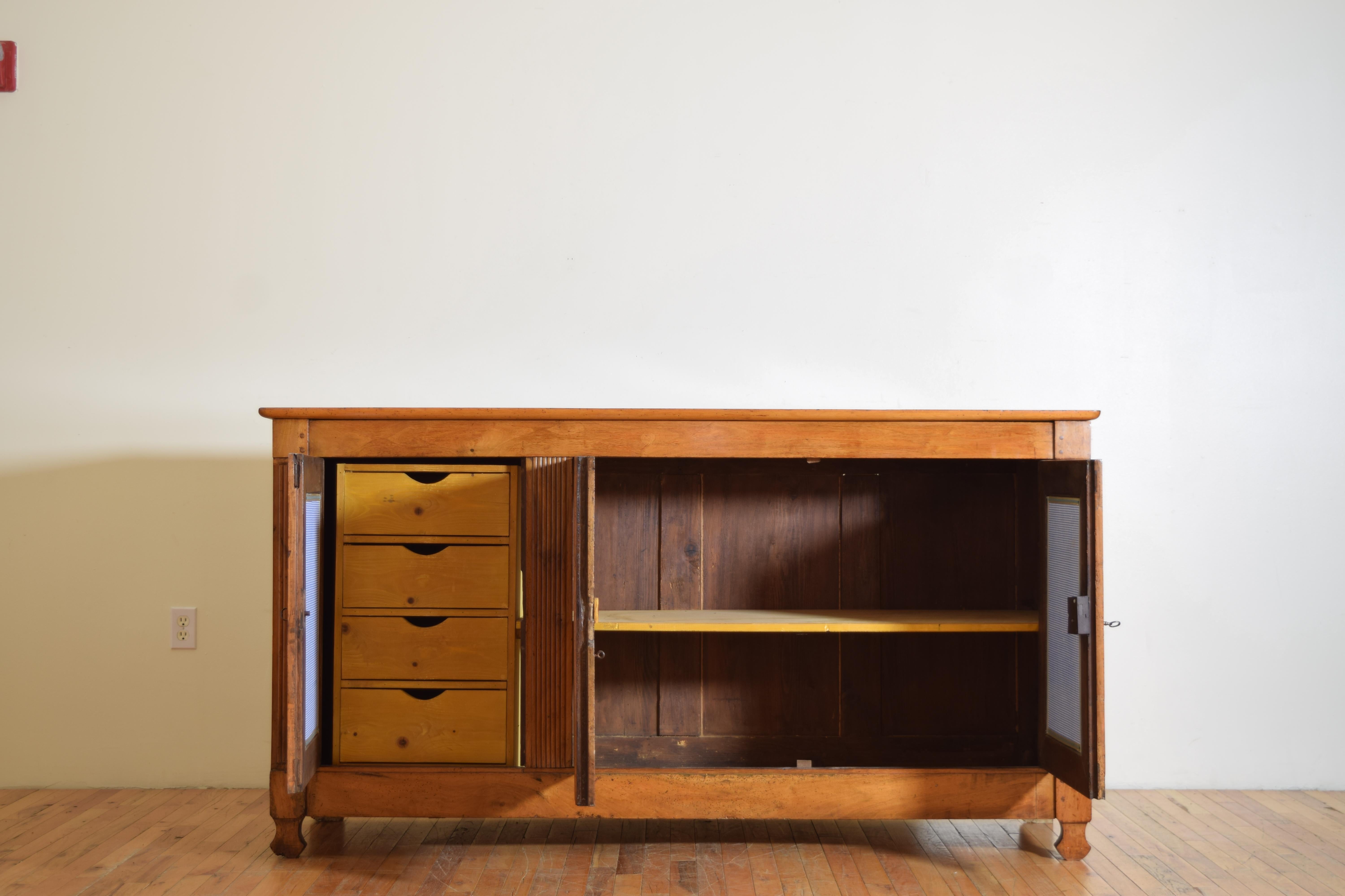Enfilade en noyer clair d'époque Restauration, 3-pièces, 1er quart 19e s. 2