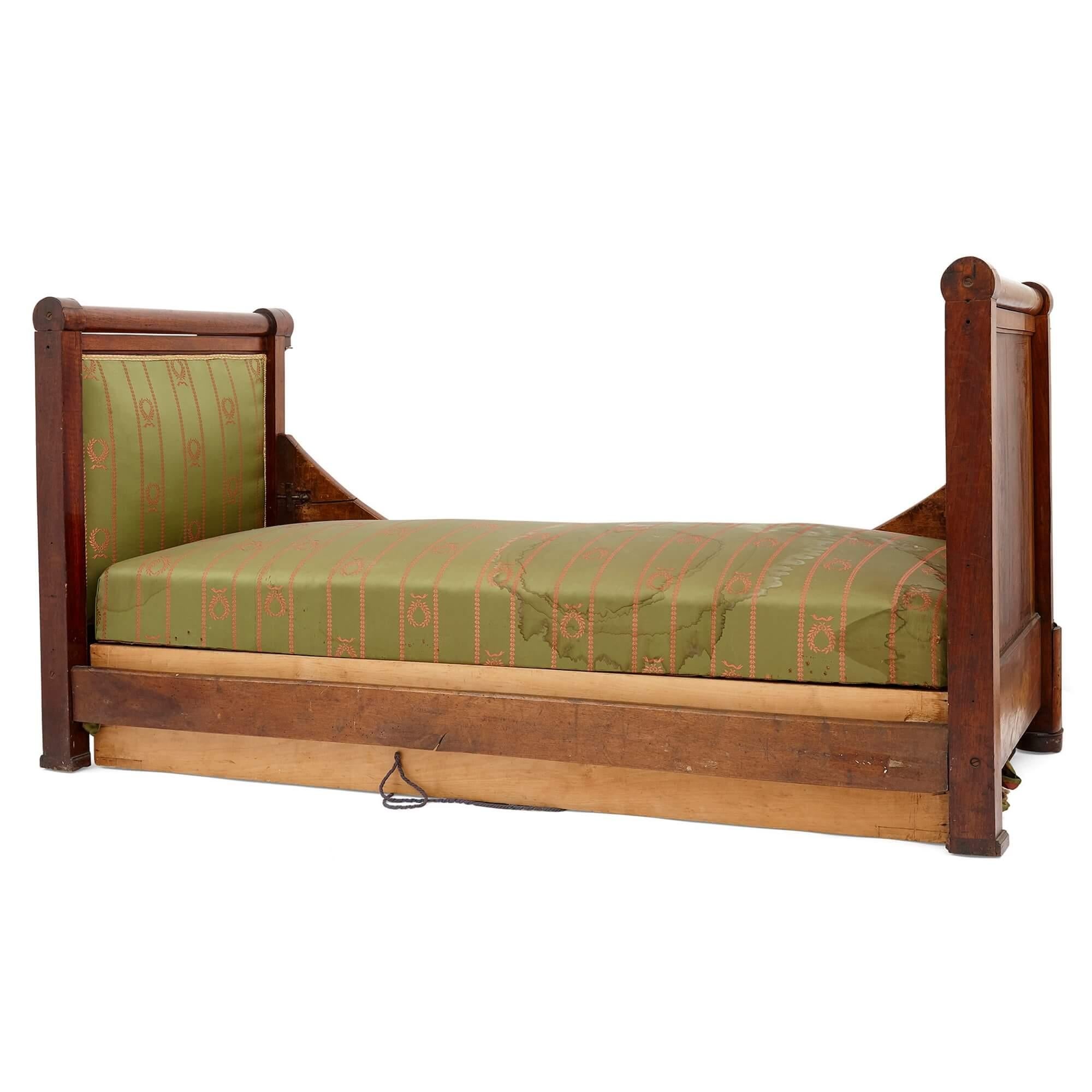 19th Century French Restauration Period Mahogany and Gilt Bronze Daybed For Sale