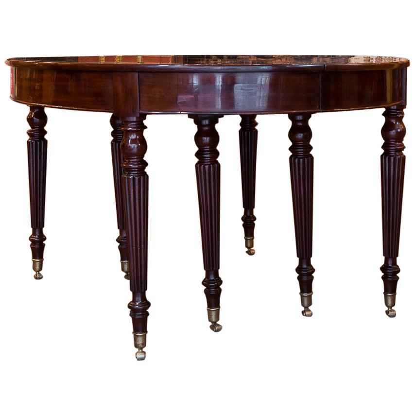 French Restauration Period Mahogany Dining Table, circa 1815-1820