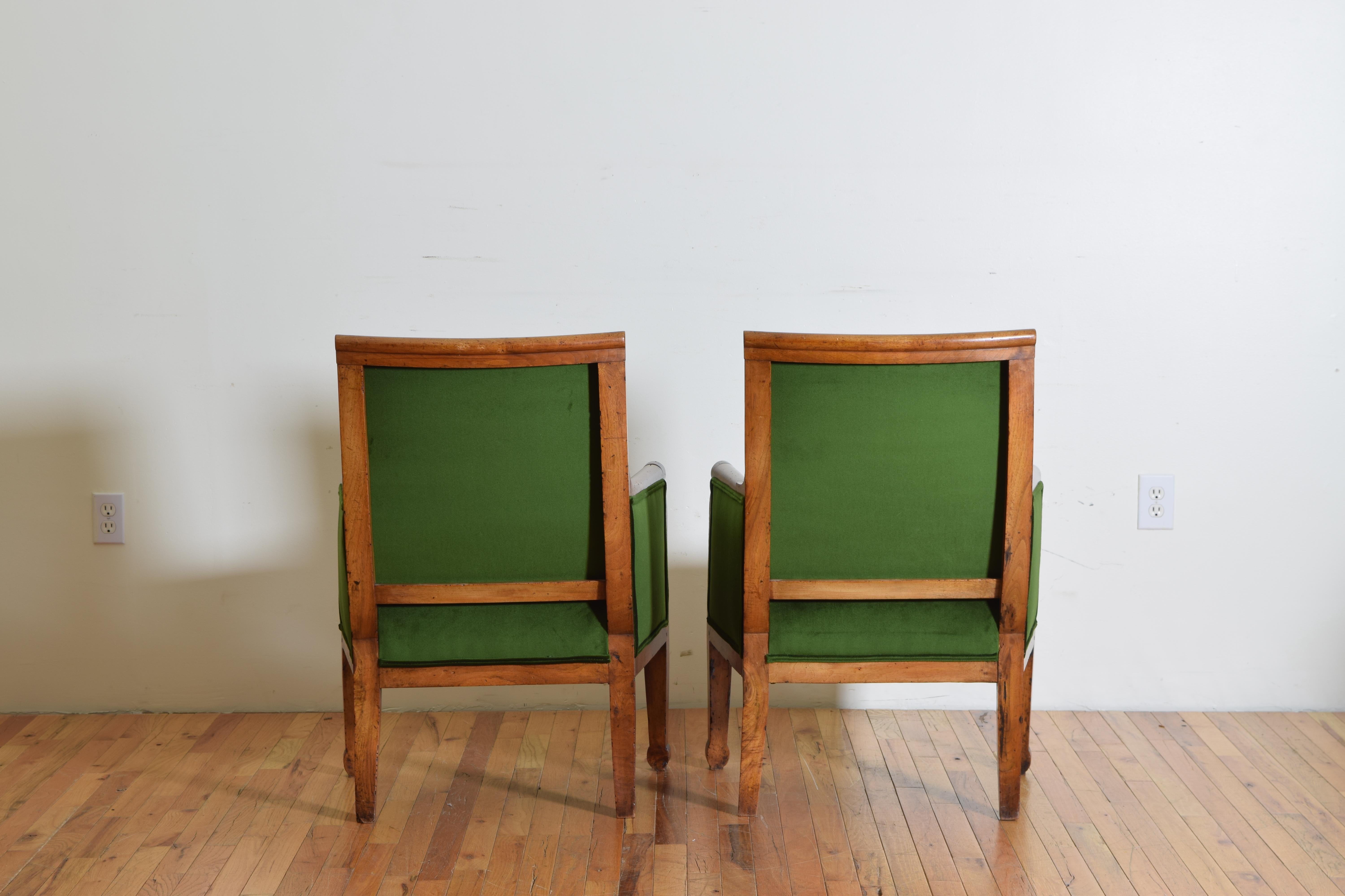 French Restauration Period Pair of Walnut and Upholstered Bergeres, circa 1825 1