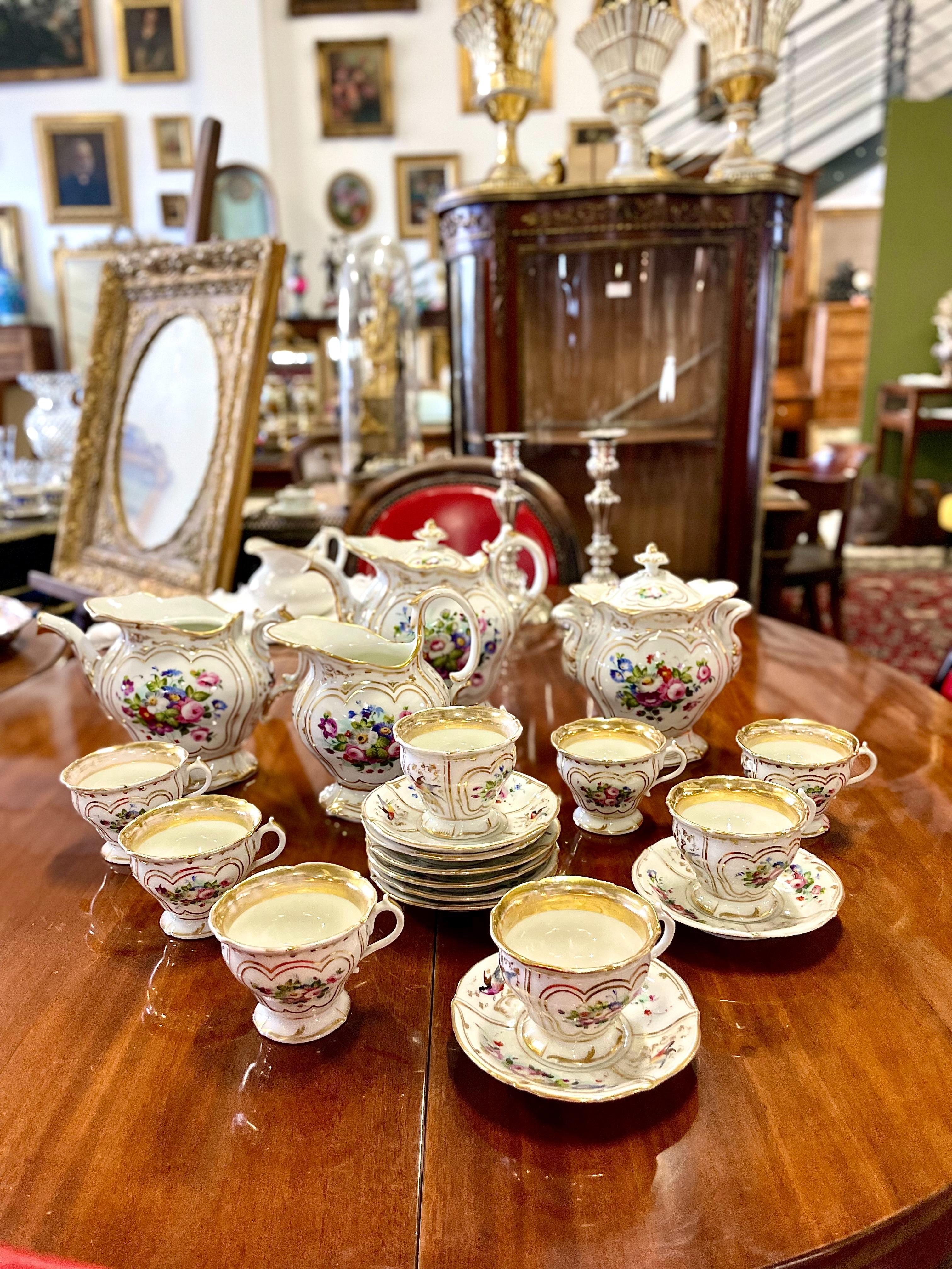 French Restauration Period Paris Porcelain Tea Set, Hand-Painted Gilded Accents For Sale 14