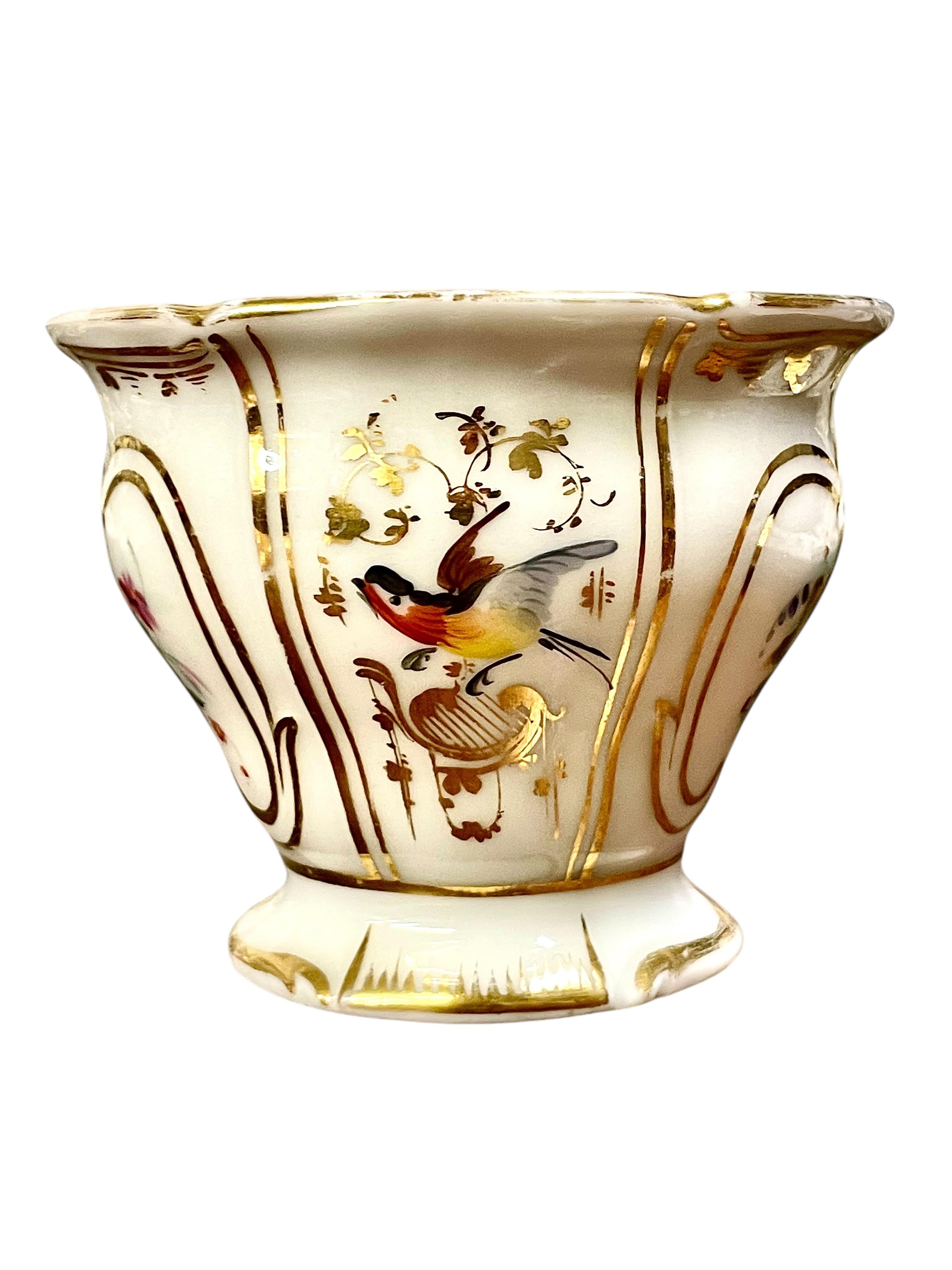 French Restauration Period Paris Porcelain Tea Set, Hand-Painted Gilded Accents For Sale 2