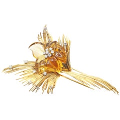 French Retro 18 Karat Gold Diamond Citrine Flower Brooch