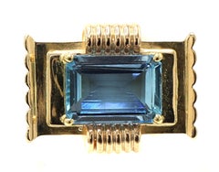 French Retro 18 Karat Yellow Gold Aquamarine Ring
