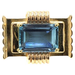 French Retro 18 Karat Yellow Gold Aquamarine Ring