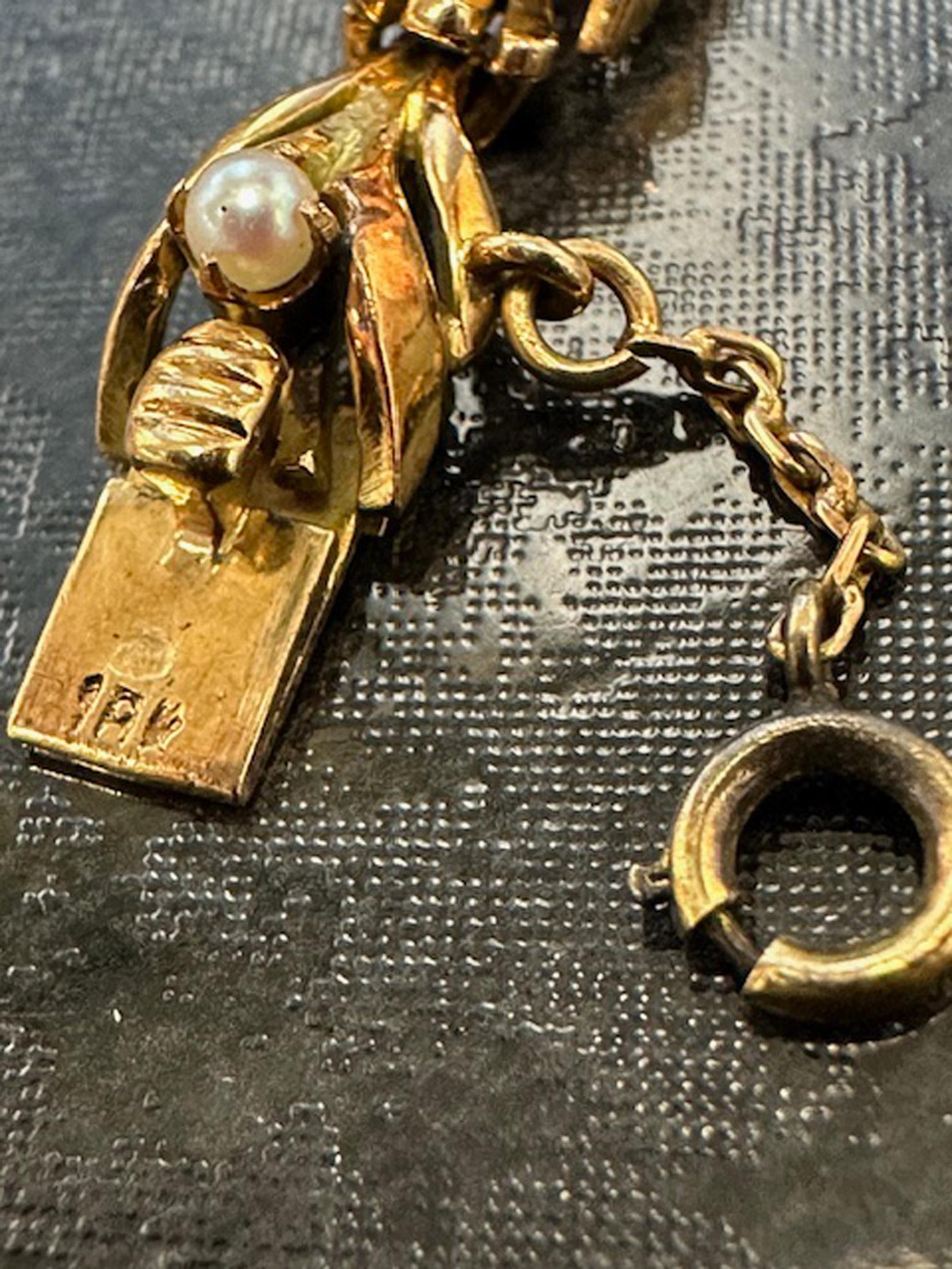 French Retro 18 Karat Yellow Gold Pearl Necklace In Good Condition For Sale In New York, NY