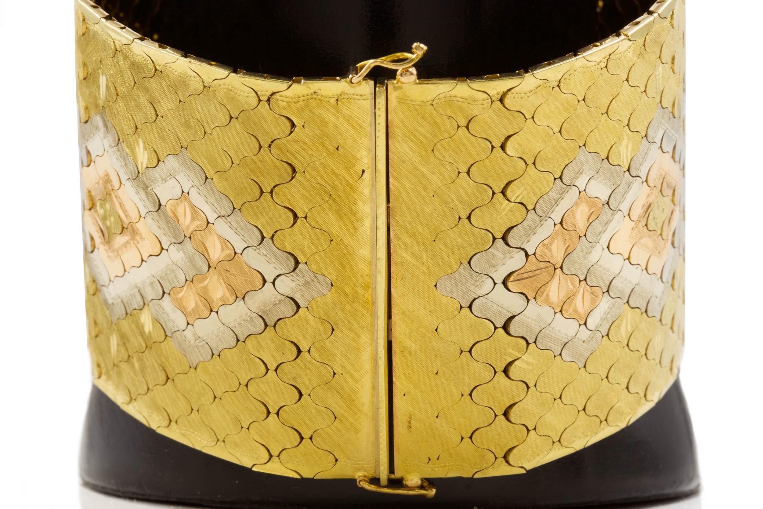 French Retro 18k Gold Honeycomb Geometric Strap-Bracelet, circa 1950s For Sale 6