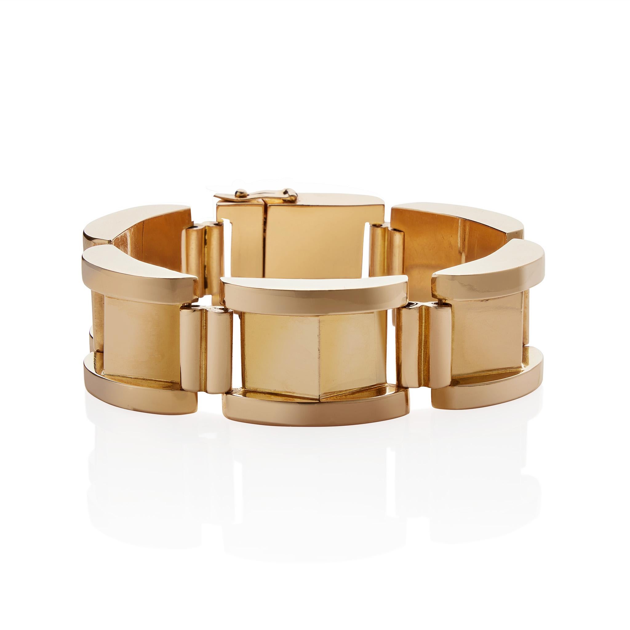French Retro 18K Gold Tank Bracelet In Excellent Condition For Sale In New York, NY