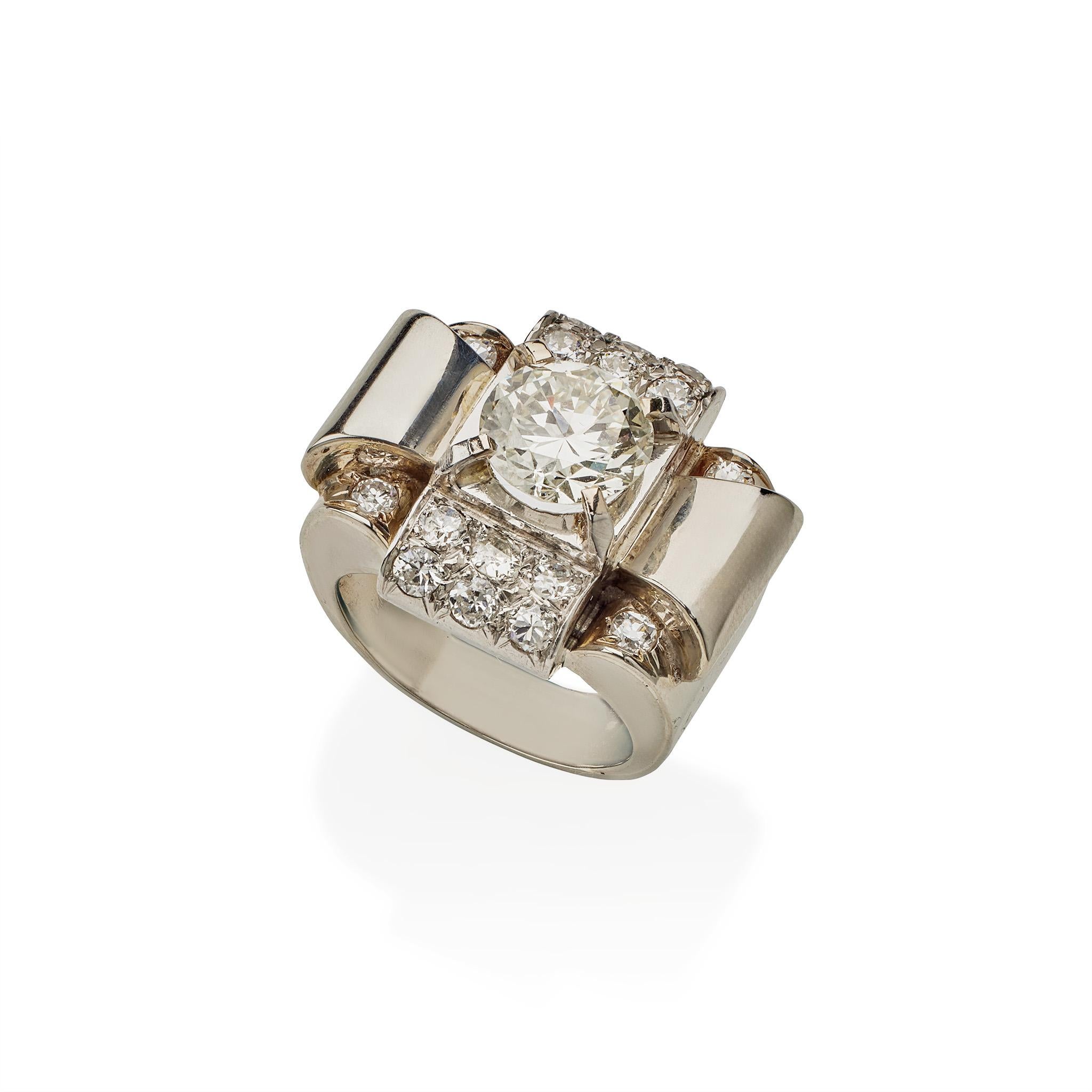 Women's or Men's French Retro 18K White Gold and Diamond Ring For Sale
