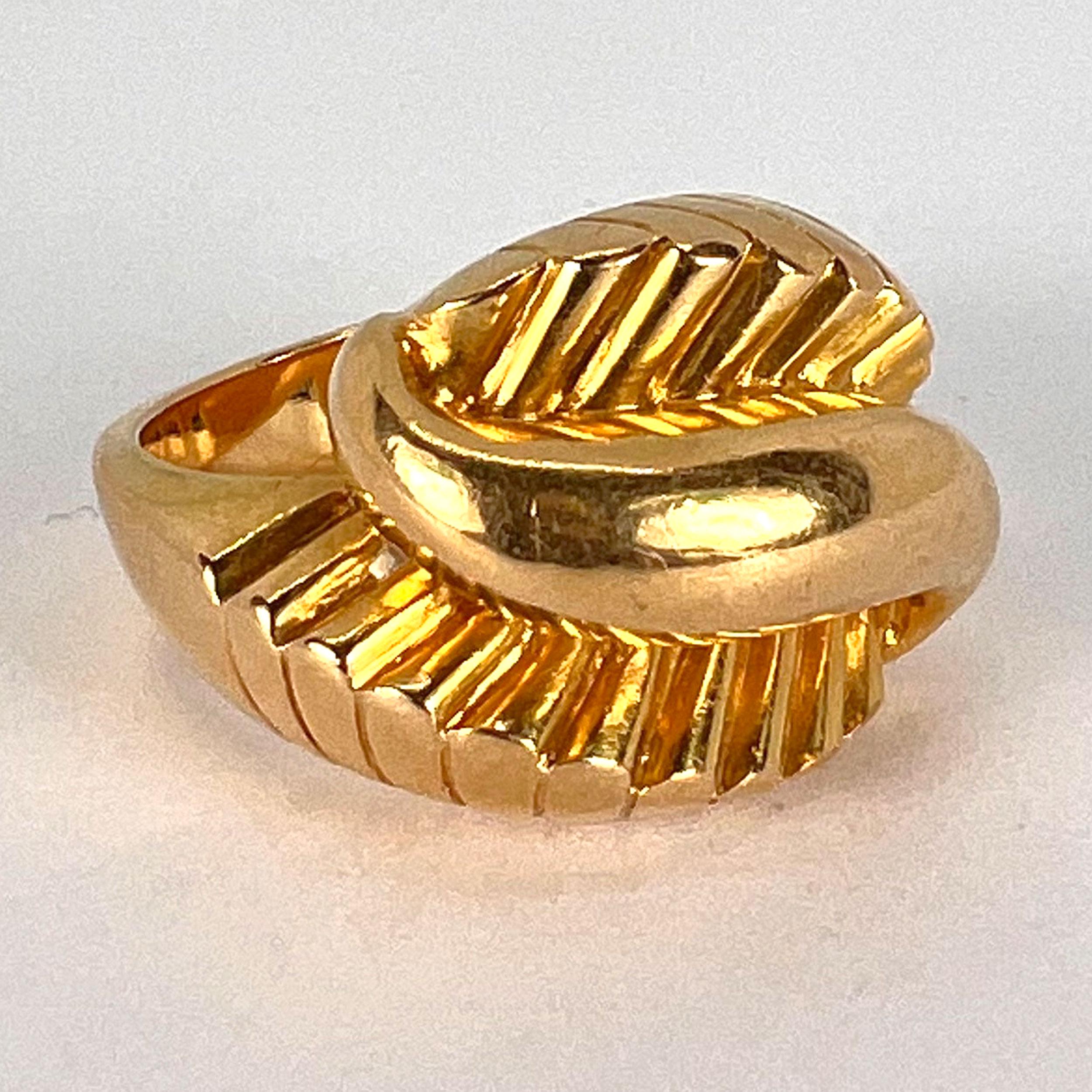 Women's or Men's French Retro 18K Yellow Gold Ring For Sale