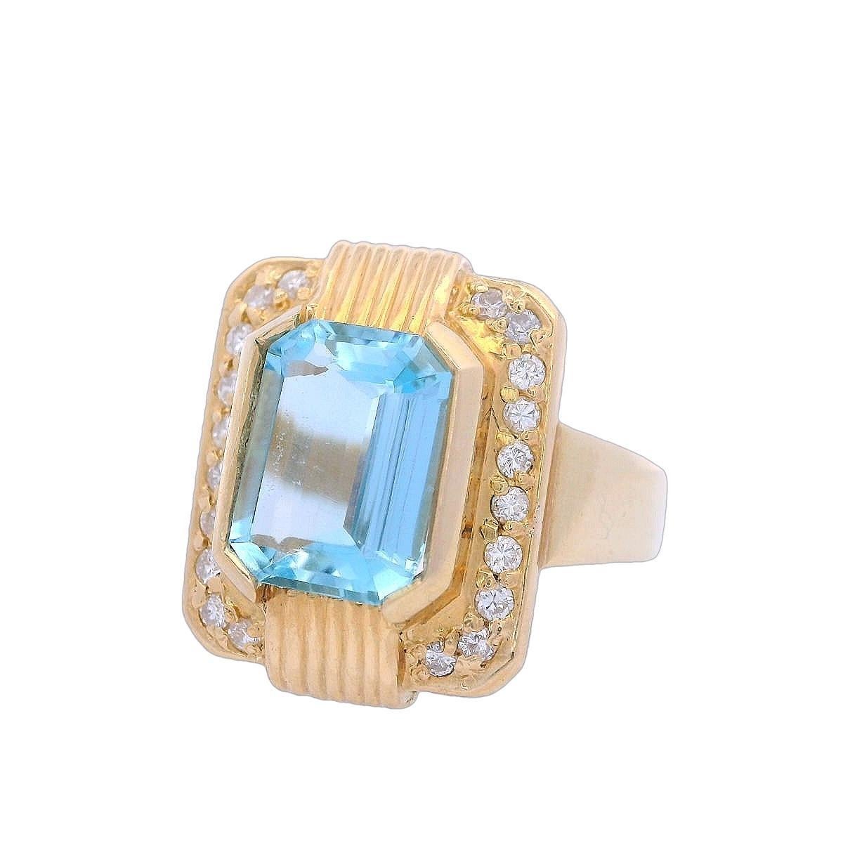 Französischer Retro-Ring aus 18 Karat Gold mit Aquamarin und Diamanten aus dem Jahr 1940 (Smaragdschliff) im Angebot