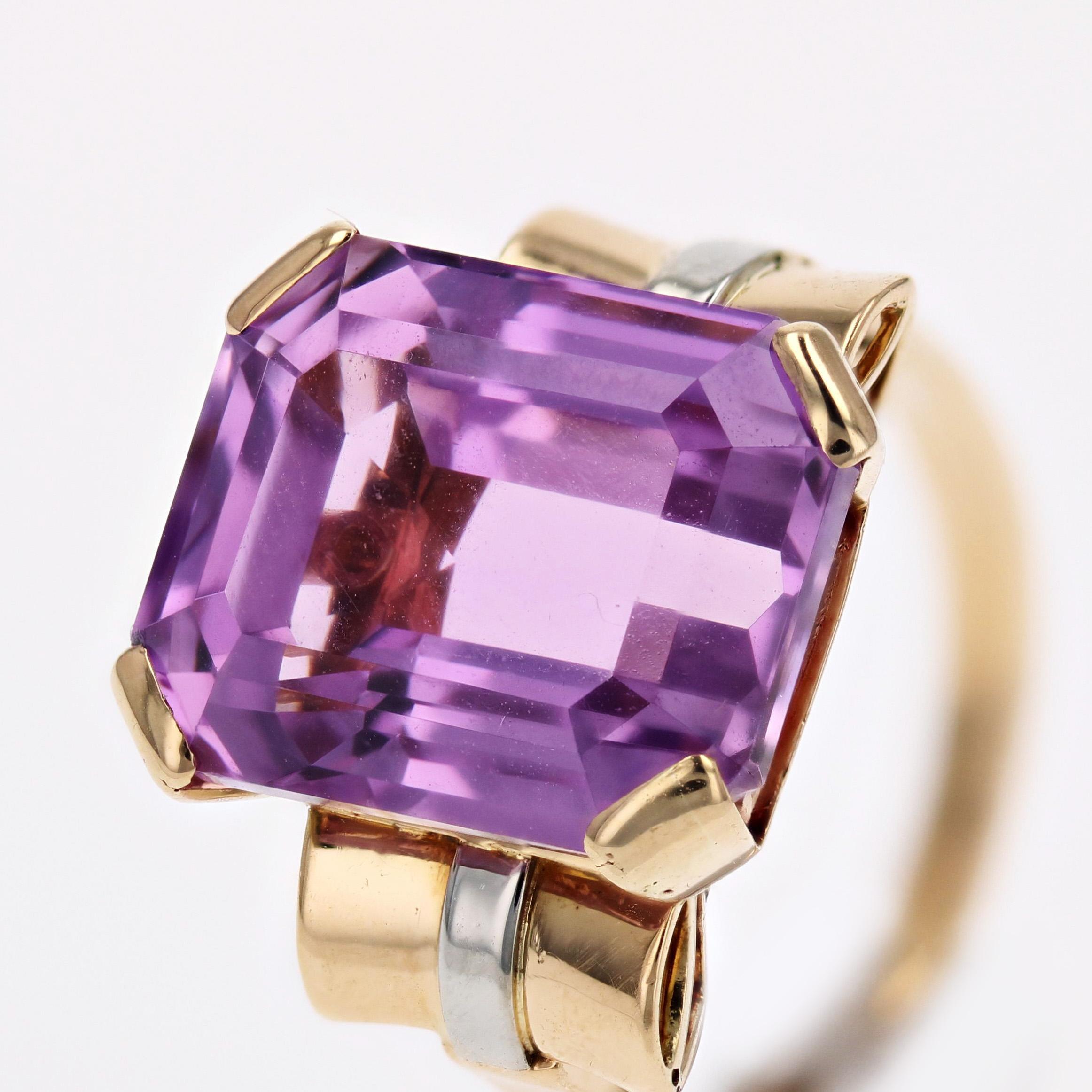 French Retro 1950s 11.29 Carats Kunzite 18 Karat Yellow Gold Cocktail Ring For Sale 4
