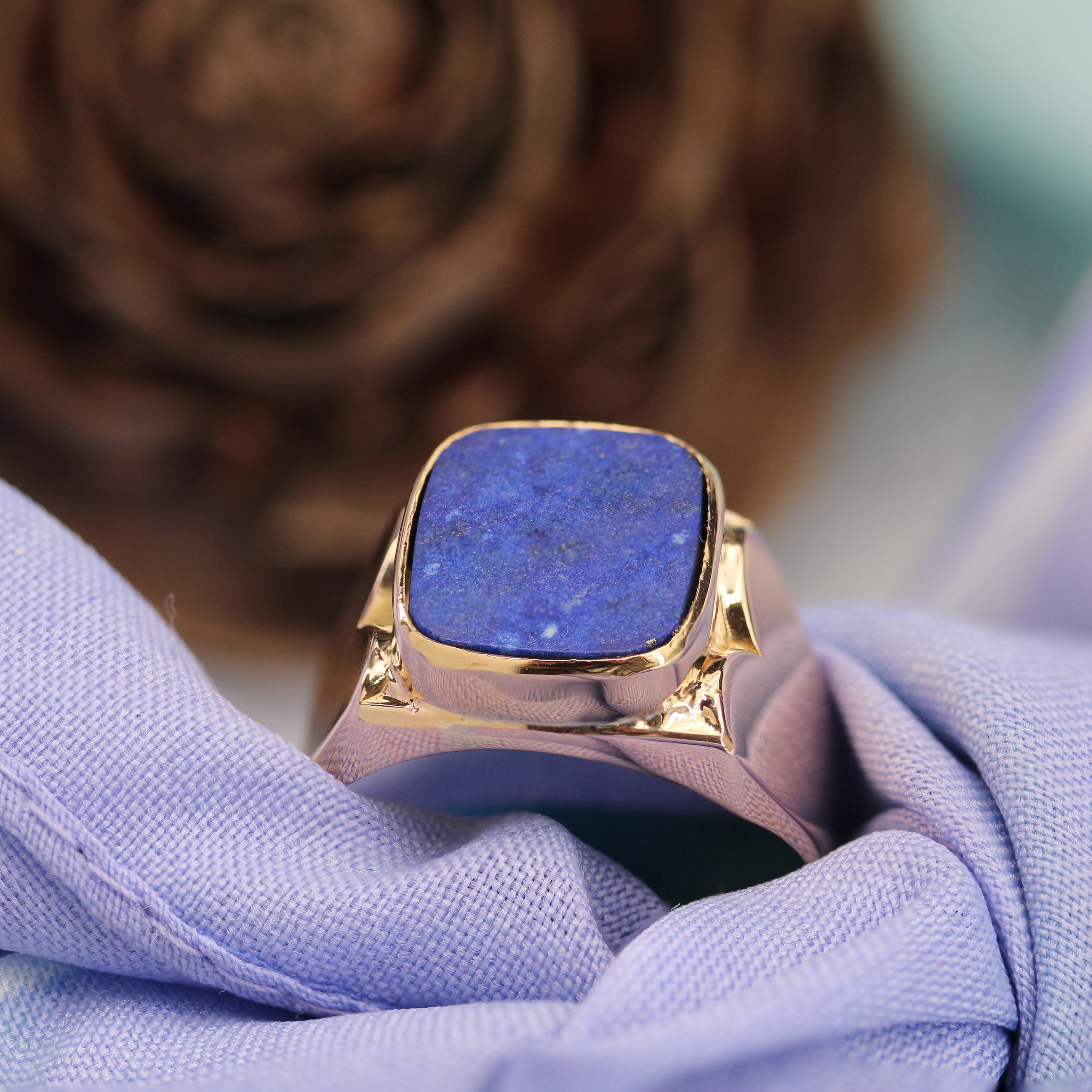 French Retro 1950s Lapis Lazuli 18 Karat Yellow Gold Signet Ring For Sale 5