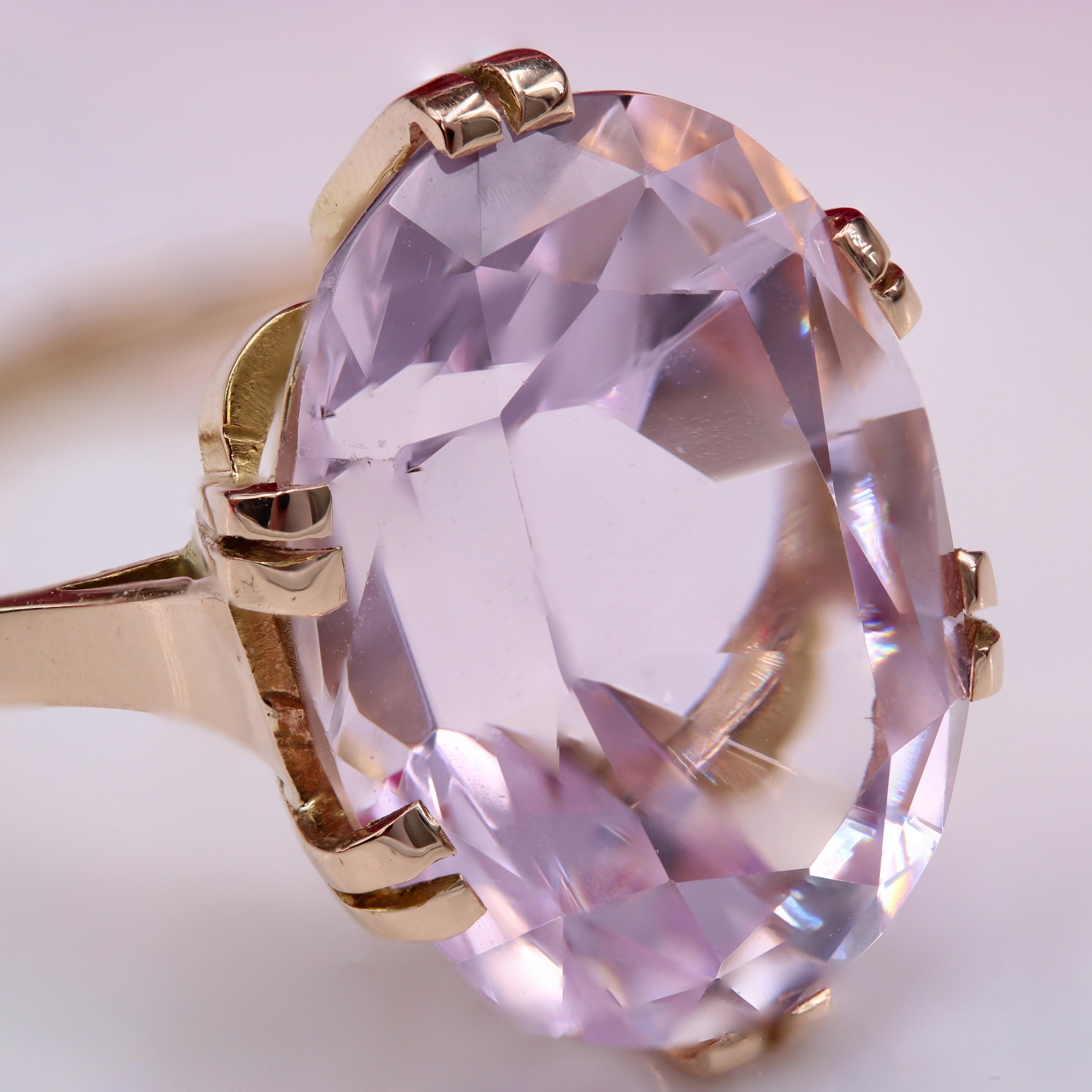 French Retro 1960s 17.71 Carats Kunzite 18 Karat Rose Gold Cocktail Ring For Sale 7