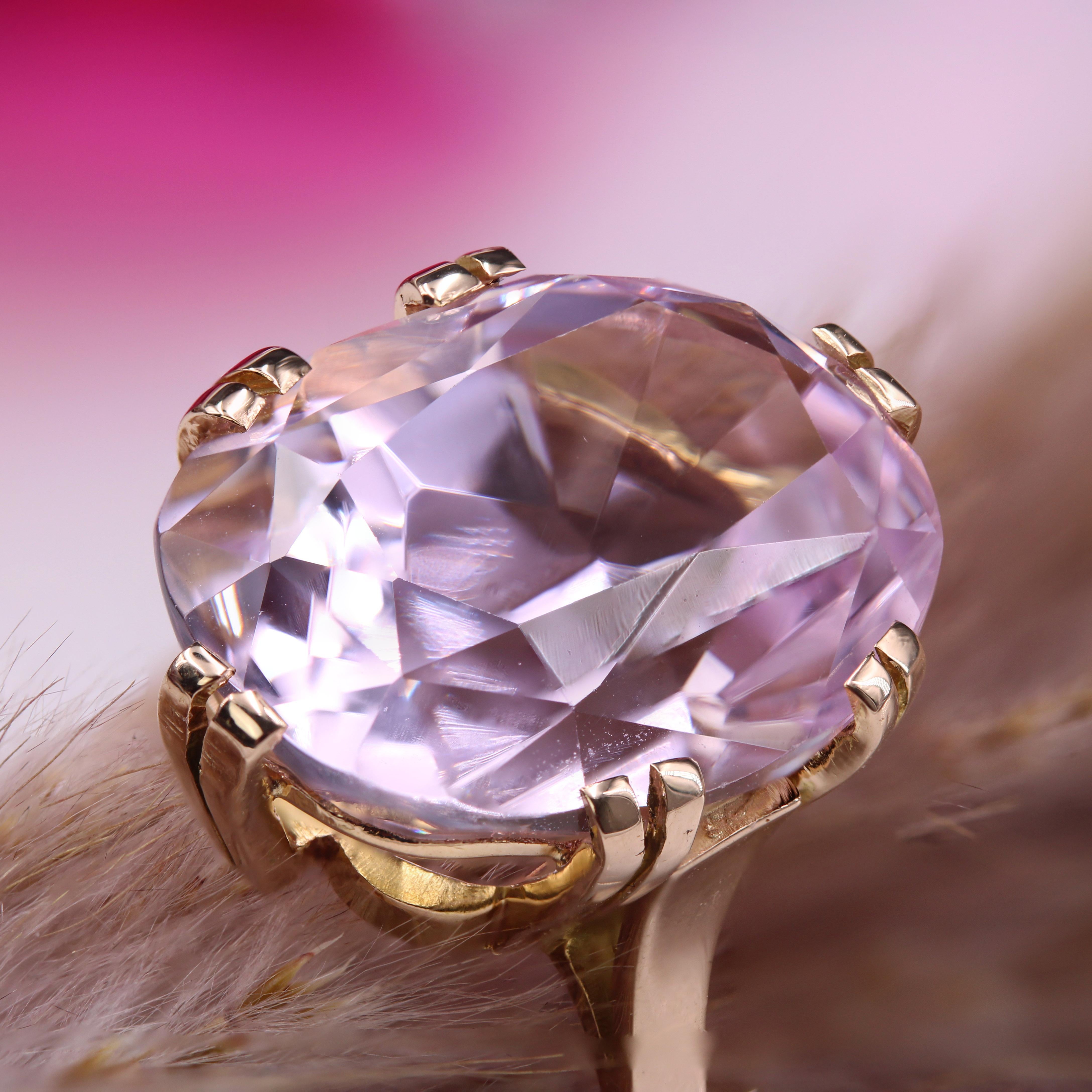 French Retro 1960s 17.71 Carats Kunzite 18 Karat Rose Gold Cocktail Ring For Sale 8