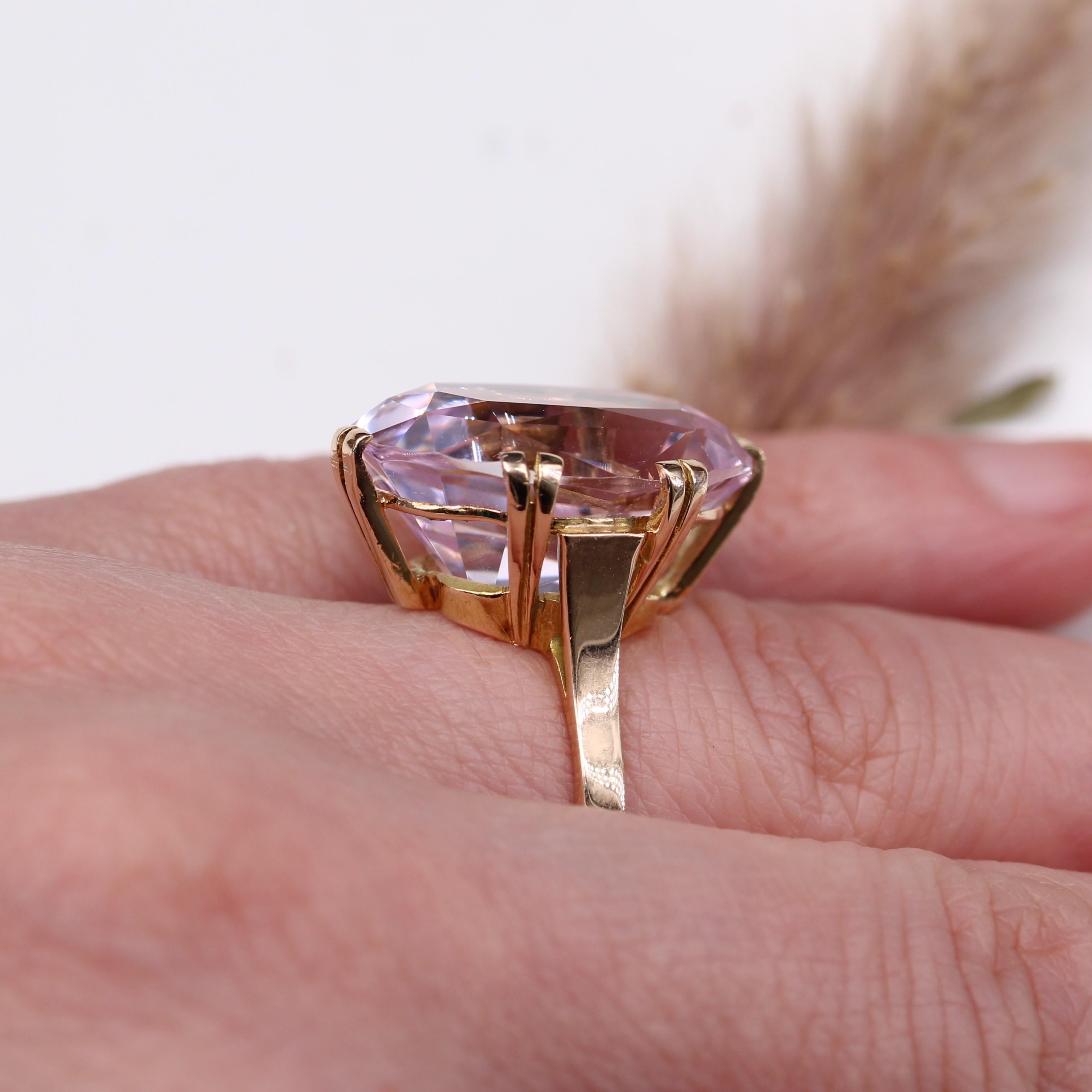 French Retro 1960s 17.71 Carats Kunzite 18 Karat Rose Gold Cocktail Ring For Sale 10