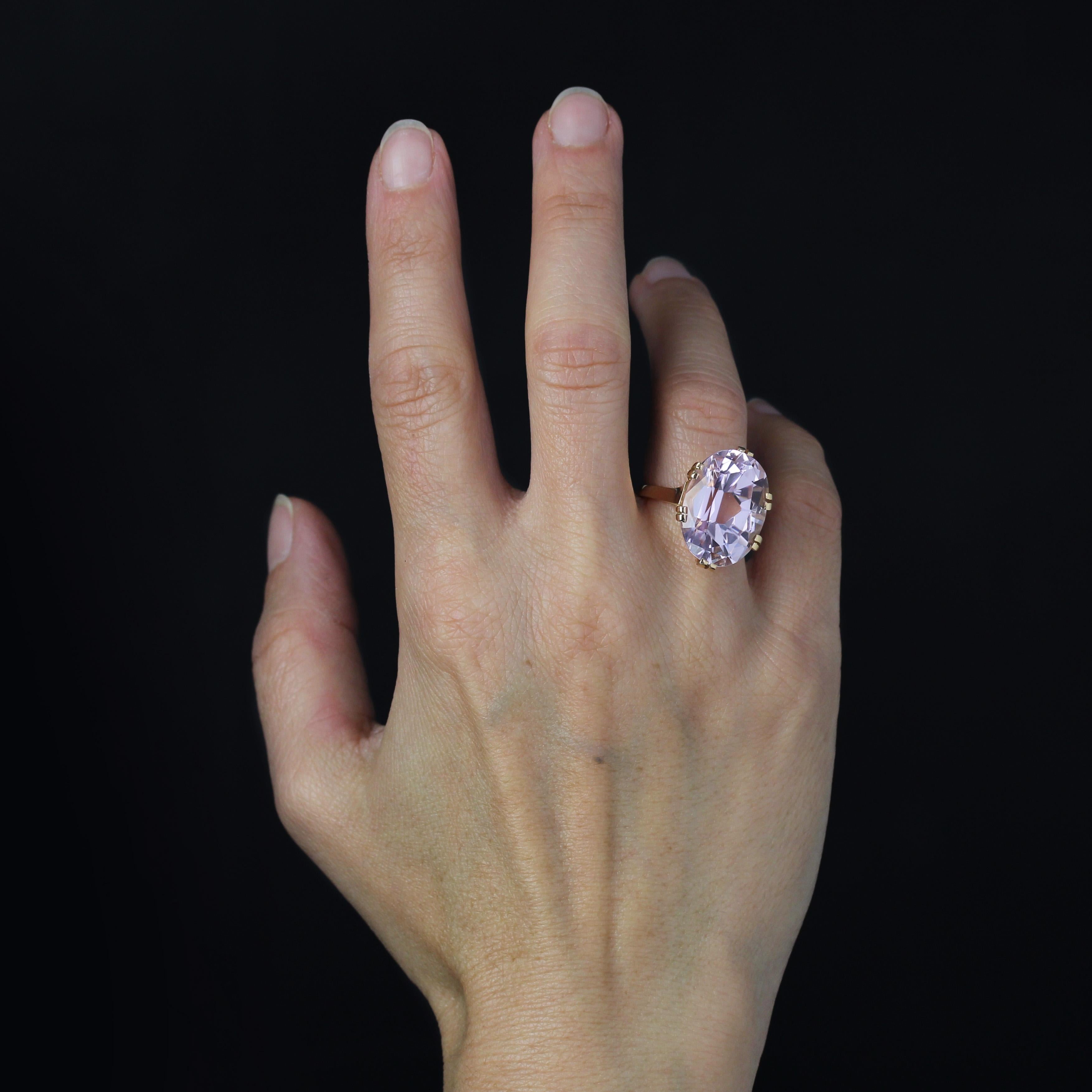 Französischer Retro 1960er Jahre 17,71 Karat Kunzit 18 Karat Roségold Cocktail-Ring, Retro im Zustand „Hervorragend“ im Angebot in Poitiers, FR