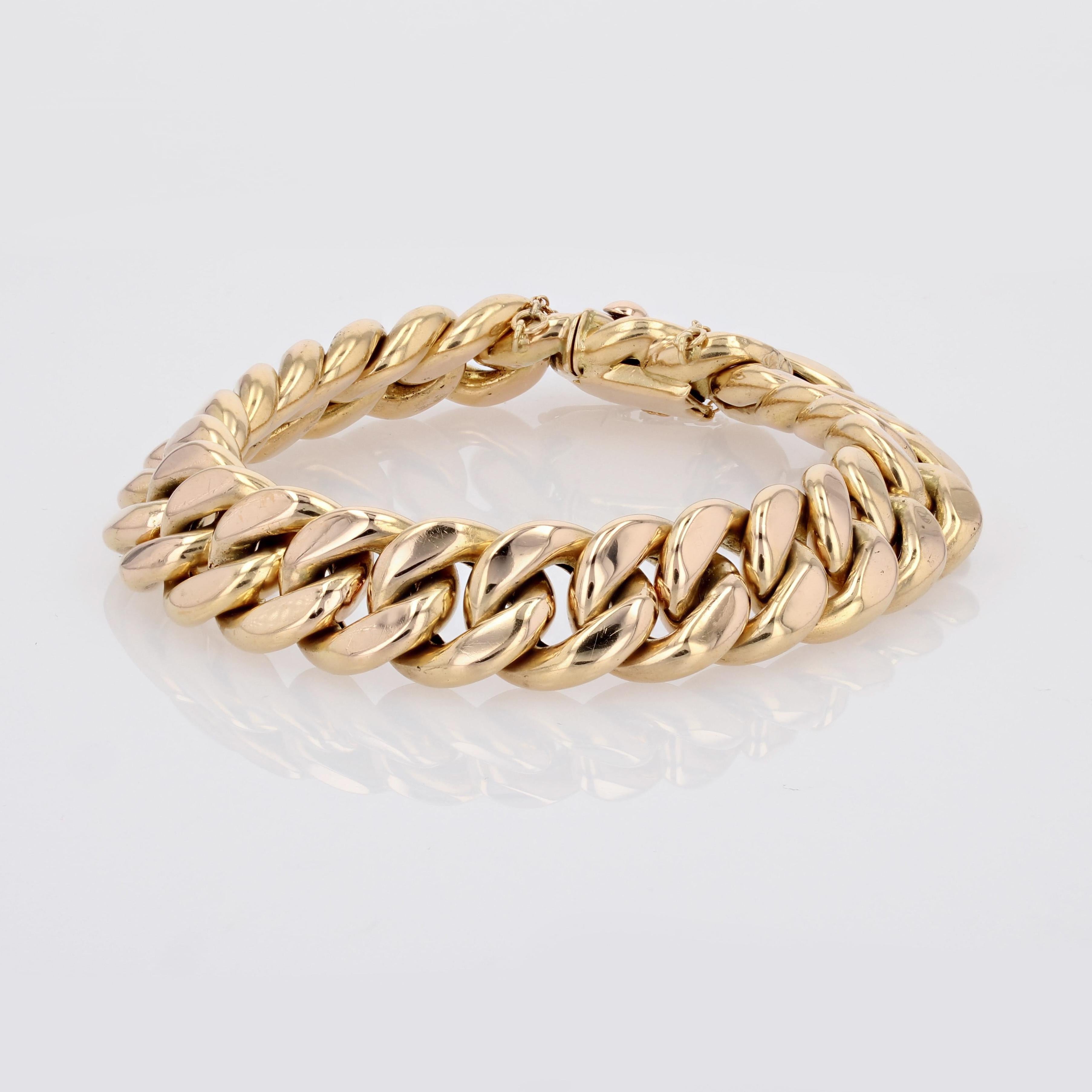 French Retro 1960s 18 Karat Yellow Gold Curb Bracelet In Good Condition For Sale In Poitiers, FR