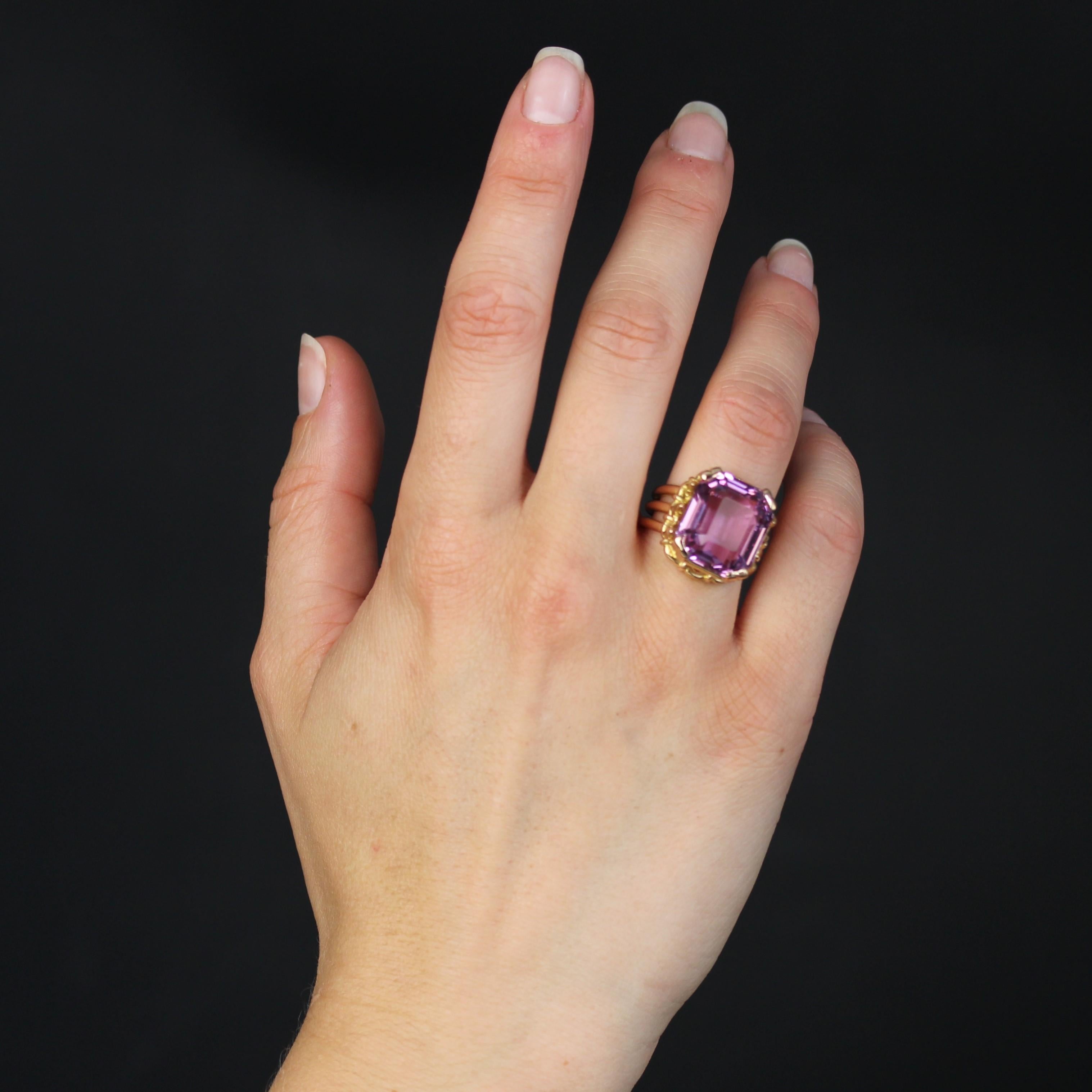 French Retro 1960s 19.39 Carats Kunzite 18 Karat Yellow Gold Cocktail Ring In Excellent Condition For Sale In Poitiers, FR