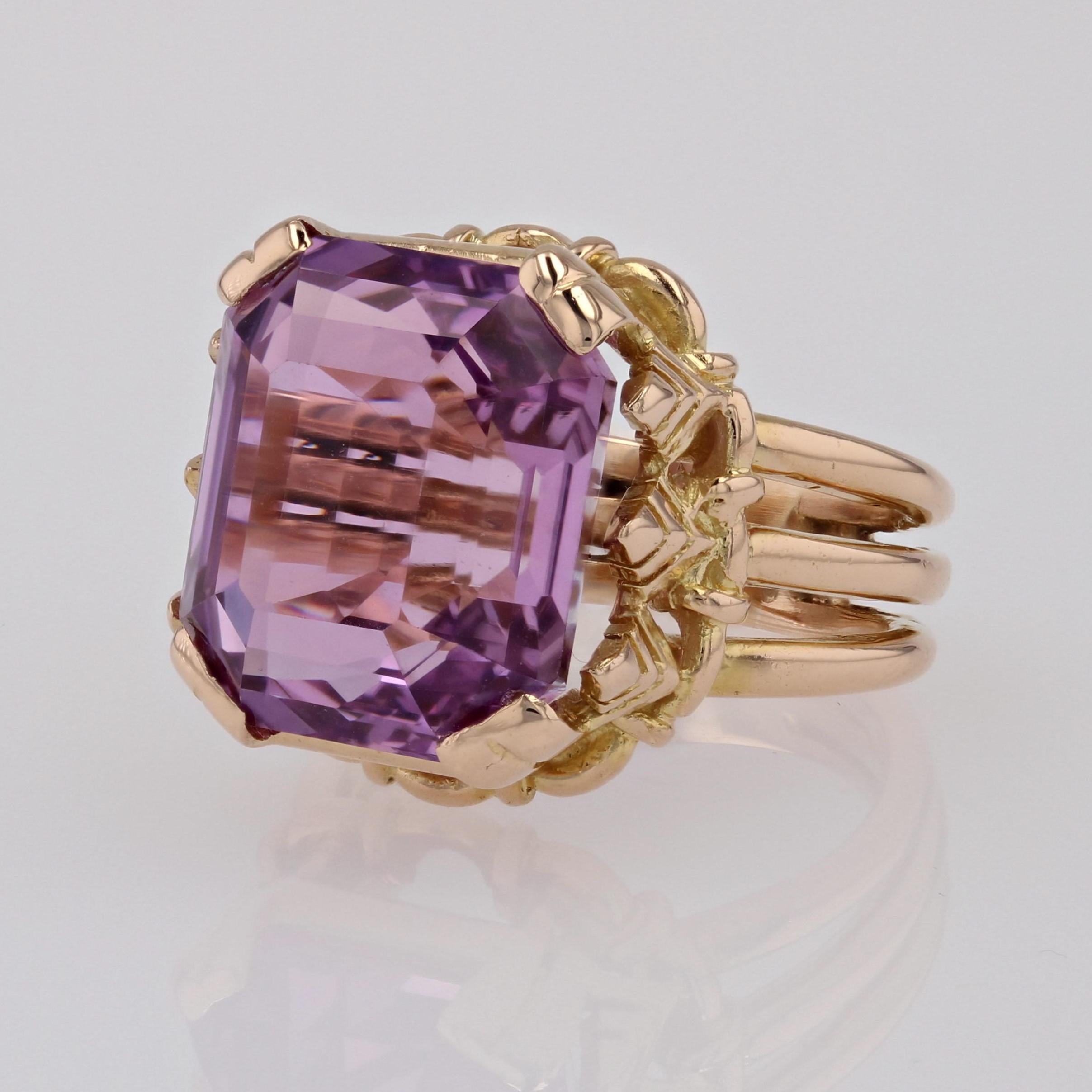 French Retro 1960s 19.39 Carats Kunzite 18 Karat Yellow Gold Cocktail Ring For Sale 4