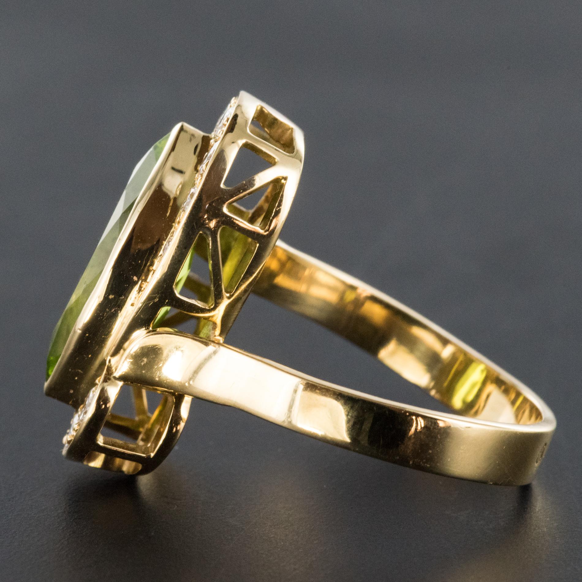 French Retro 1960s 2.72 Carats Peridot Diamond Ring 5