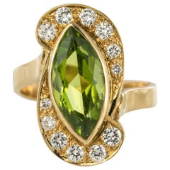 French Retro 1960s 2.72 Carats Peridot Diamond Ring