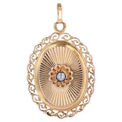 French Retro 1960s Cultured Pearl 18 Karat Yellow Gold Oval Shaped Pendant