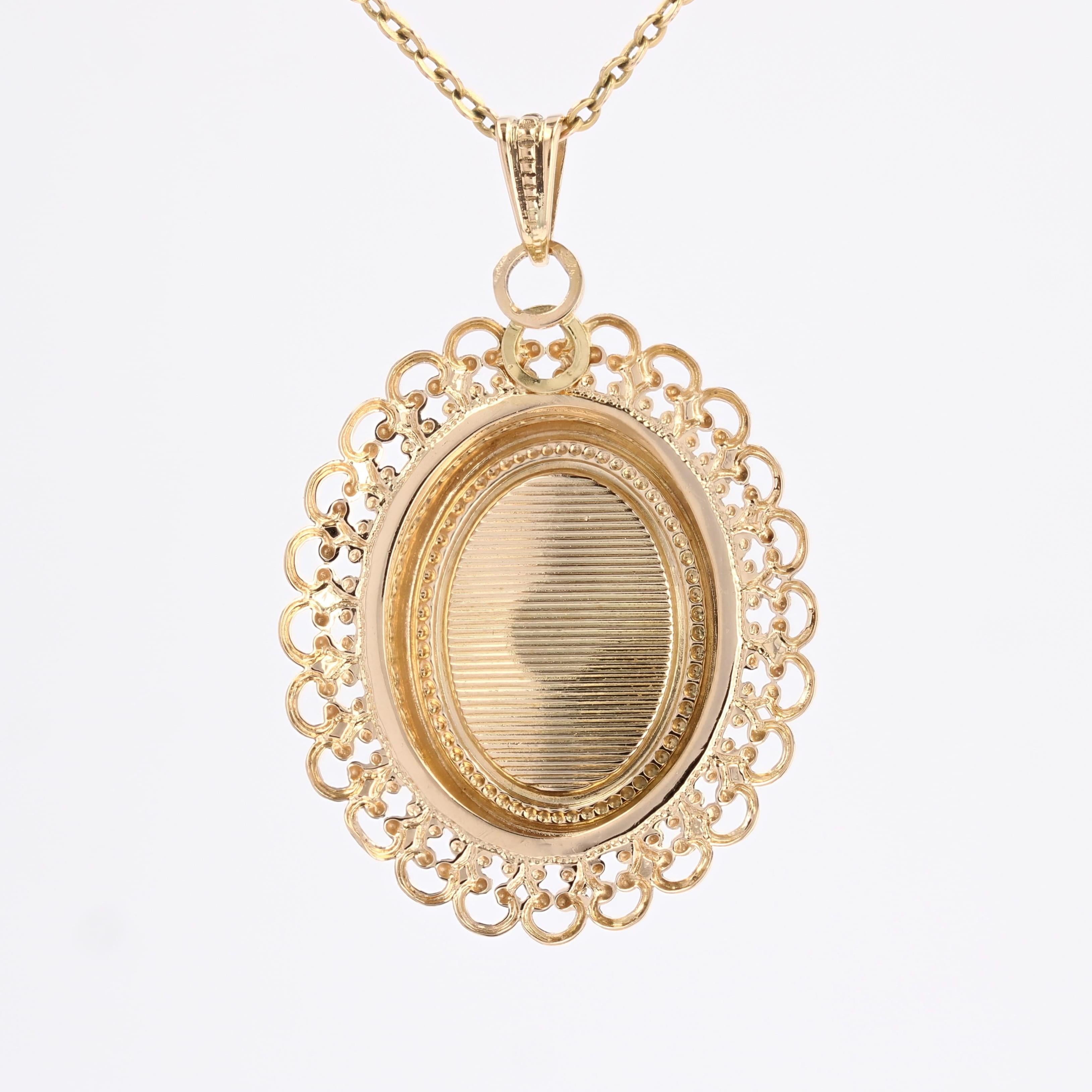 French Retro 1960s Red Gem 18 Karat Yellow Gold Oval Shaped Pendant im Angebot 3