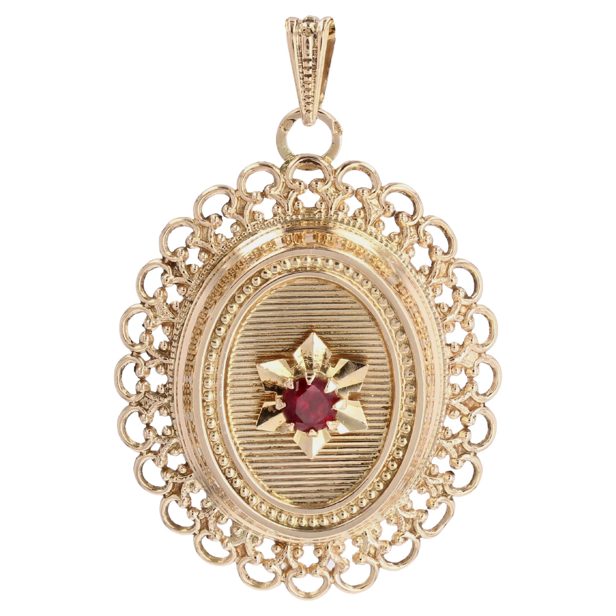 French Retro 1960s Red Gem 18 Karat Yellow Gold Oval Shaped Pendant