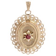 French Retro 1960s Red Gem 18 Karat Yellow Gold Oval Shaped Pendant