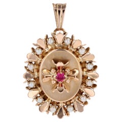 French Retro 1960s Red Gem Cultured Pearl 18 Karat Yellow Gold Oval Pendant