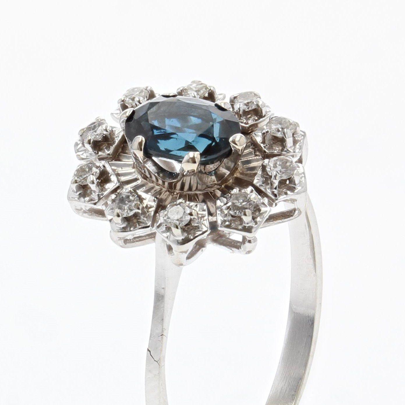 French Retro 1970s Sapphire Diamonds 18 Karat White Gold Ring In Good Condition In Poitiers, FR