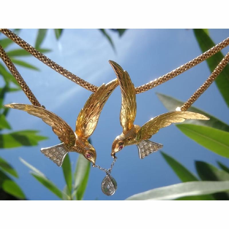 French Retro Bird Swallow Pear Shape Diamond Yellow Gold Necklace For Sale 6